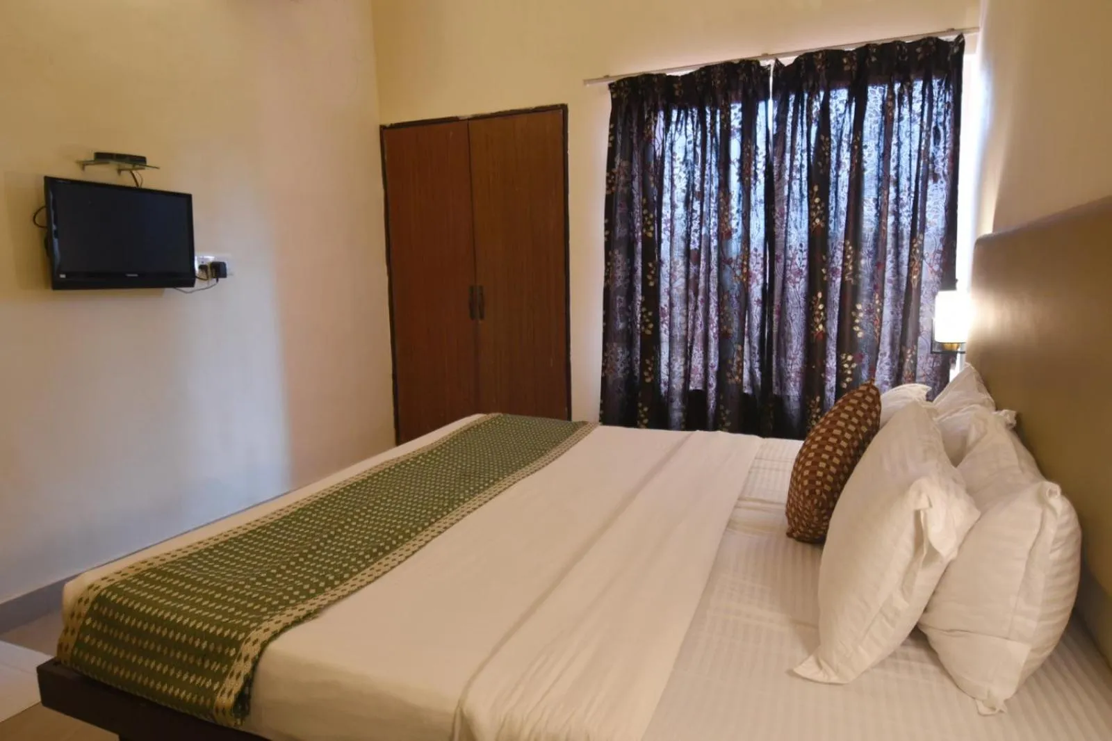 Bed in The Byke Old Anchor Beach Resort & Spa