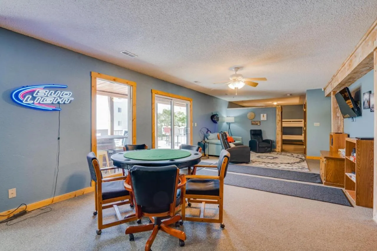 Game Room in Lake Breeze Timber