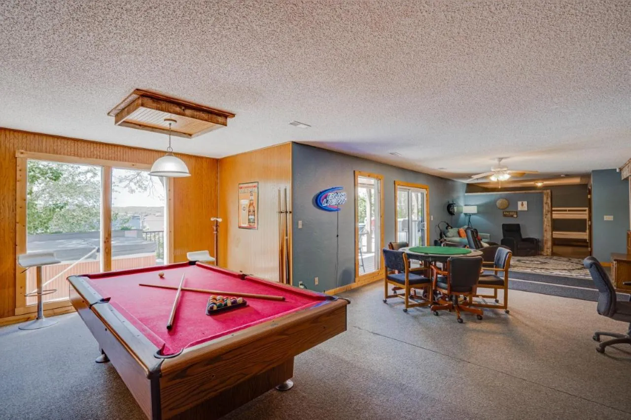 Game Room in Lake Breeze Timber