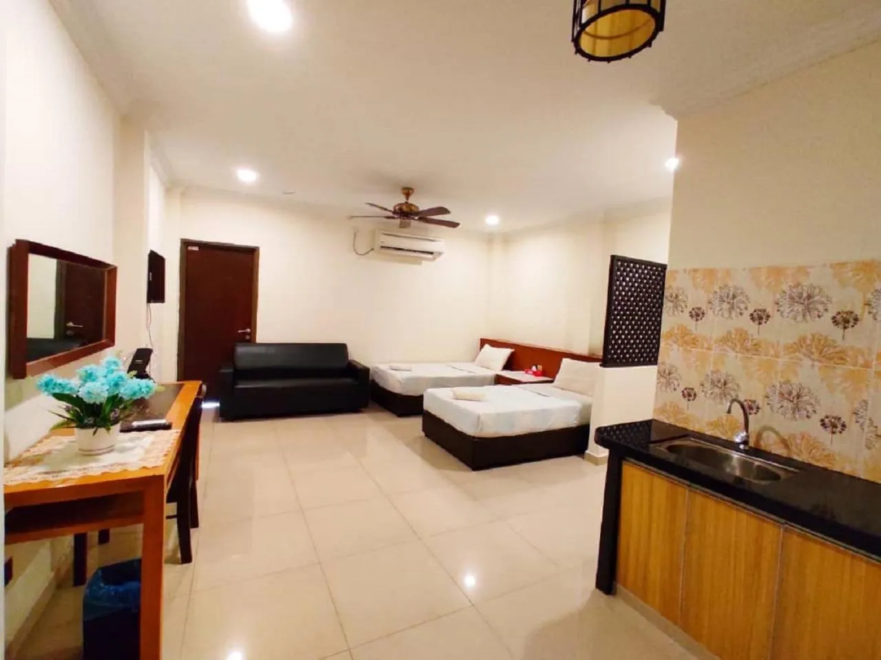 Bed in Adina Drive In Motel