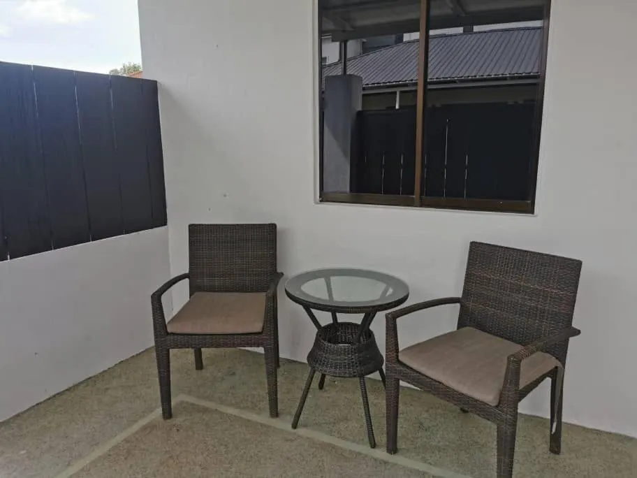 Adina Drive In Motel