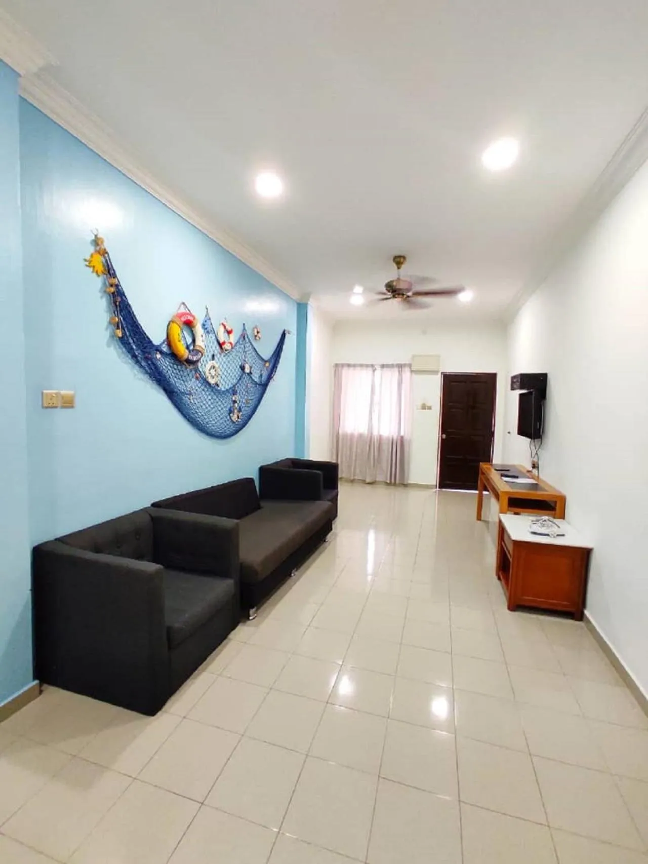 Adina Drive In Motel