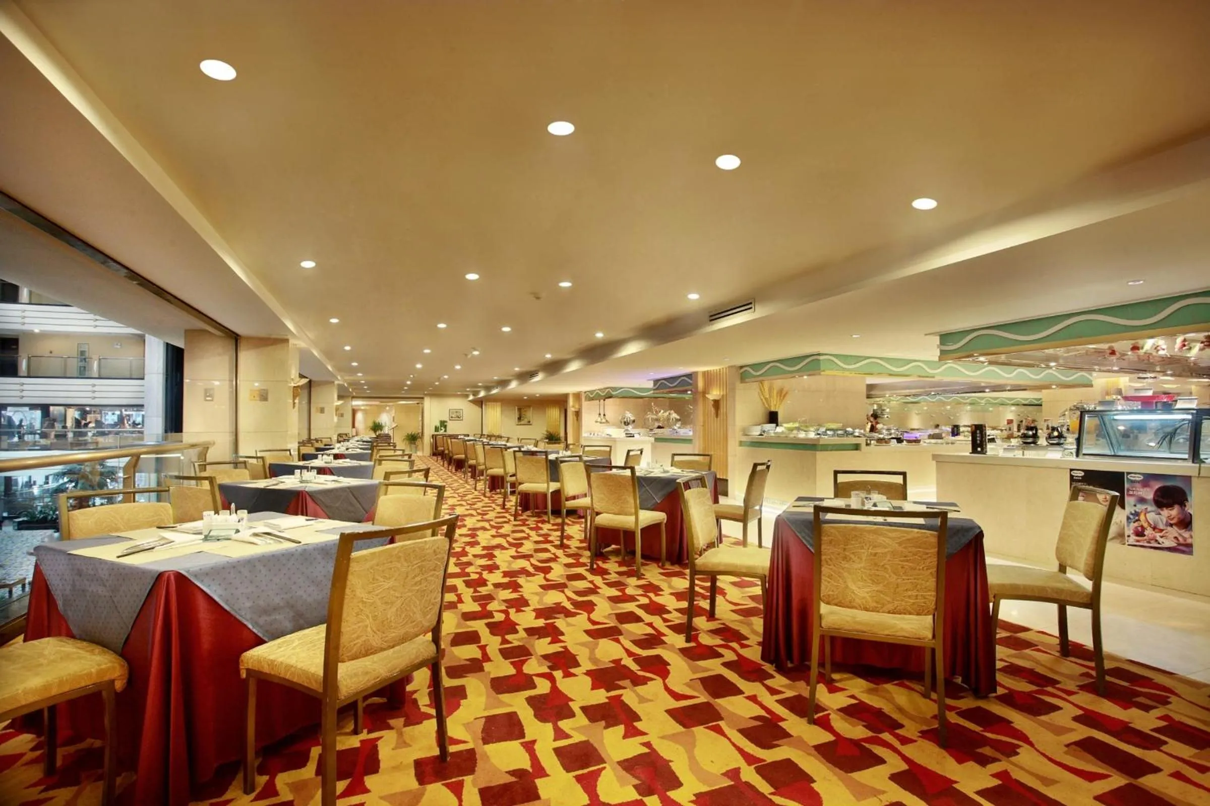 Restaurant/places to eat in Lijiang Waterfall Hotel Guilin