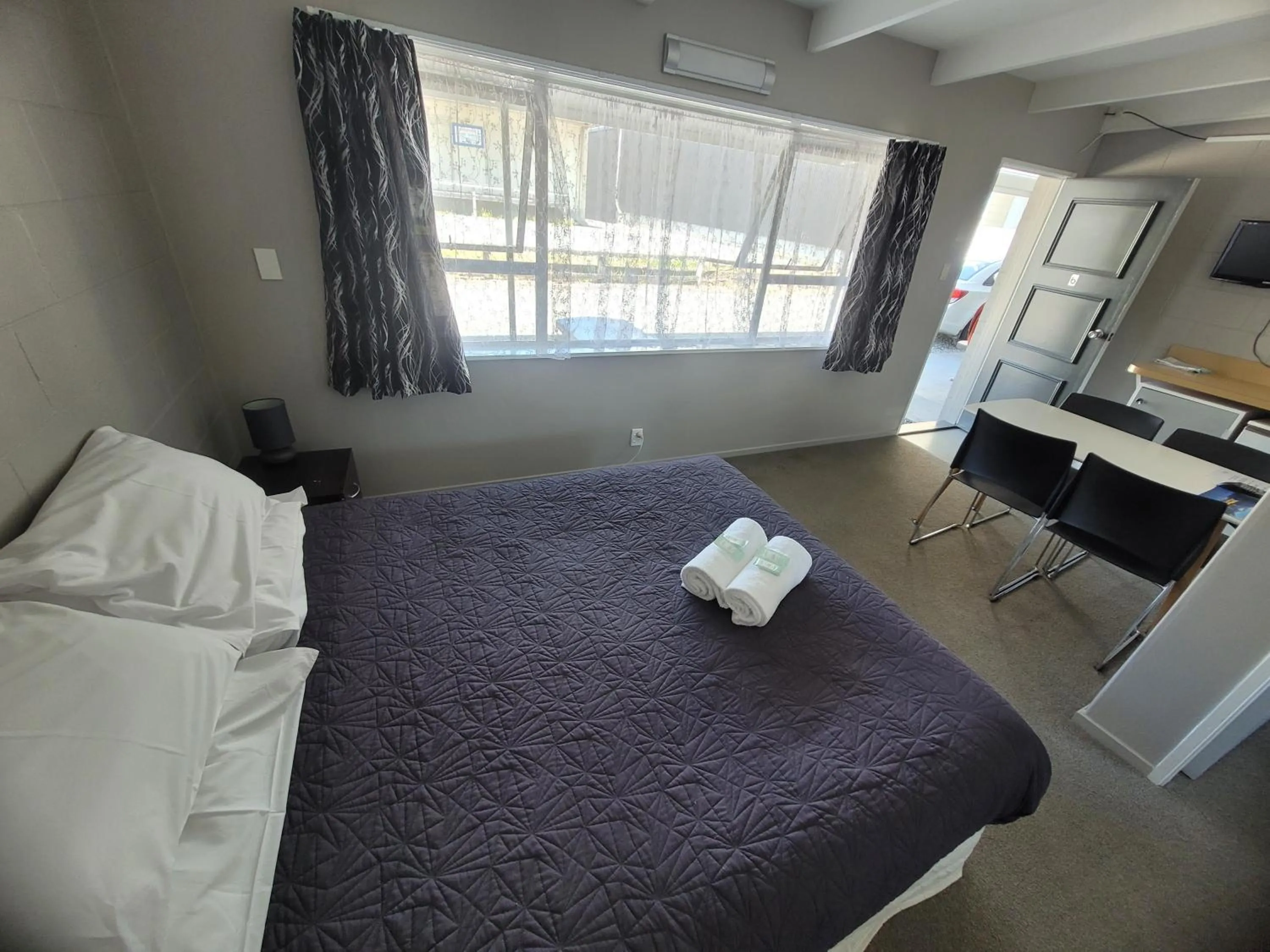 Bed in Railway Hotel/Motel Hokitika