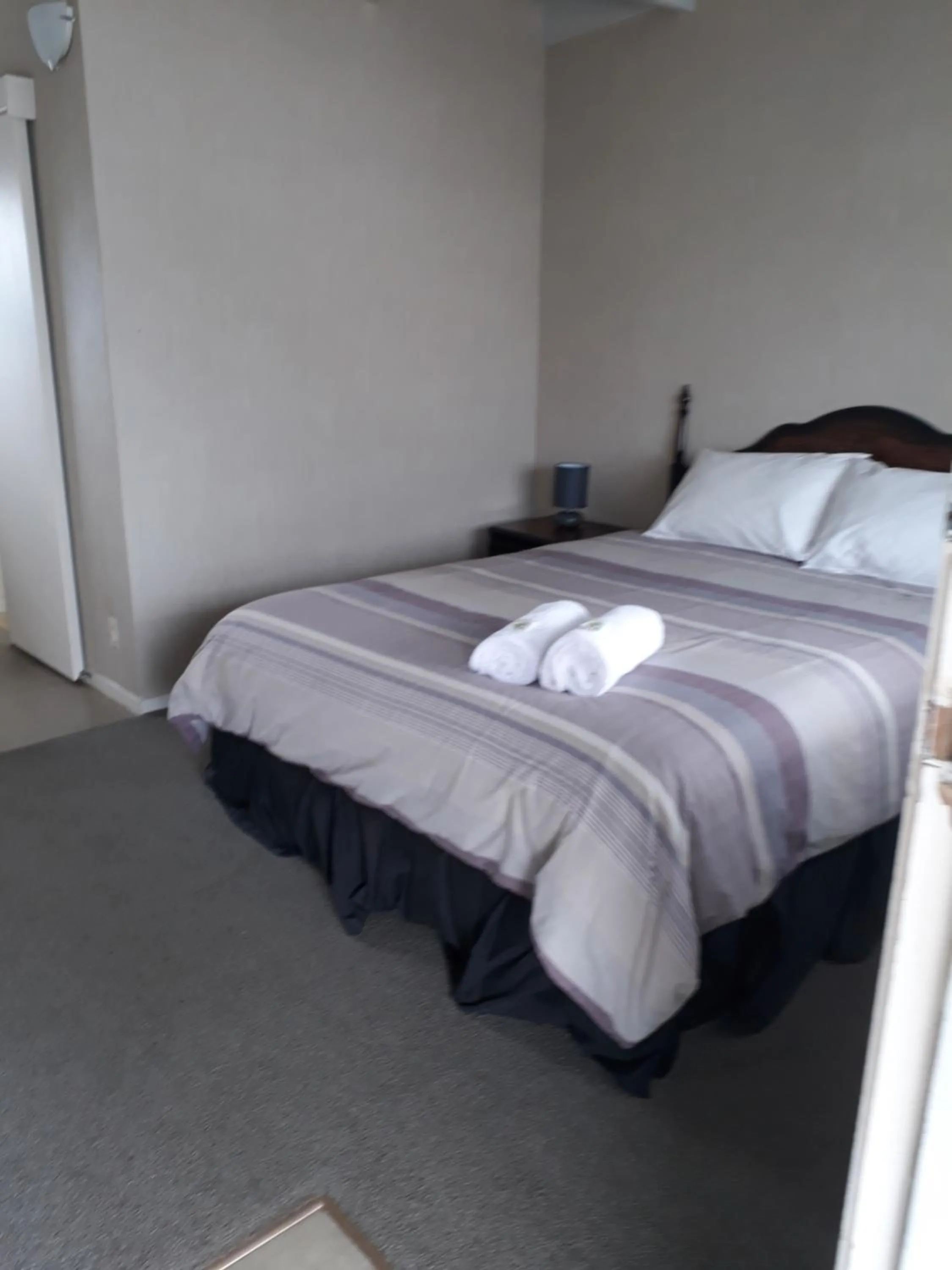 Bed in Railway Hotel/Motel Hokitika