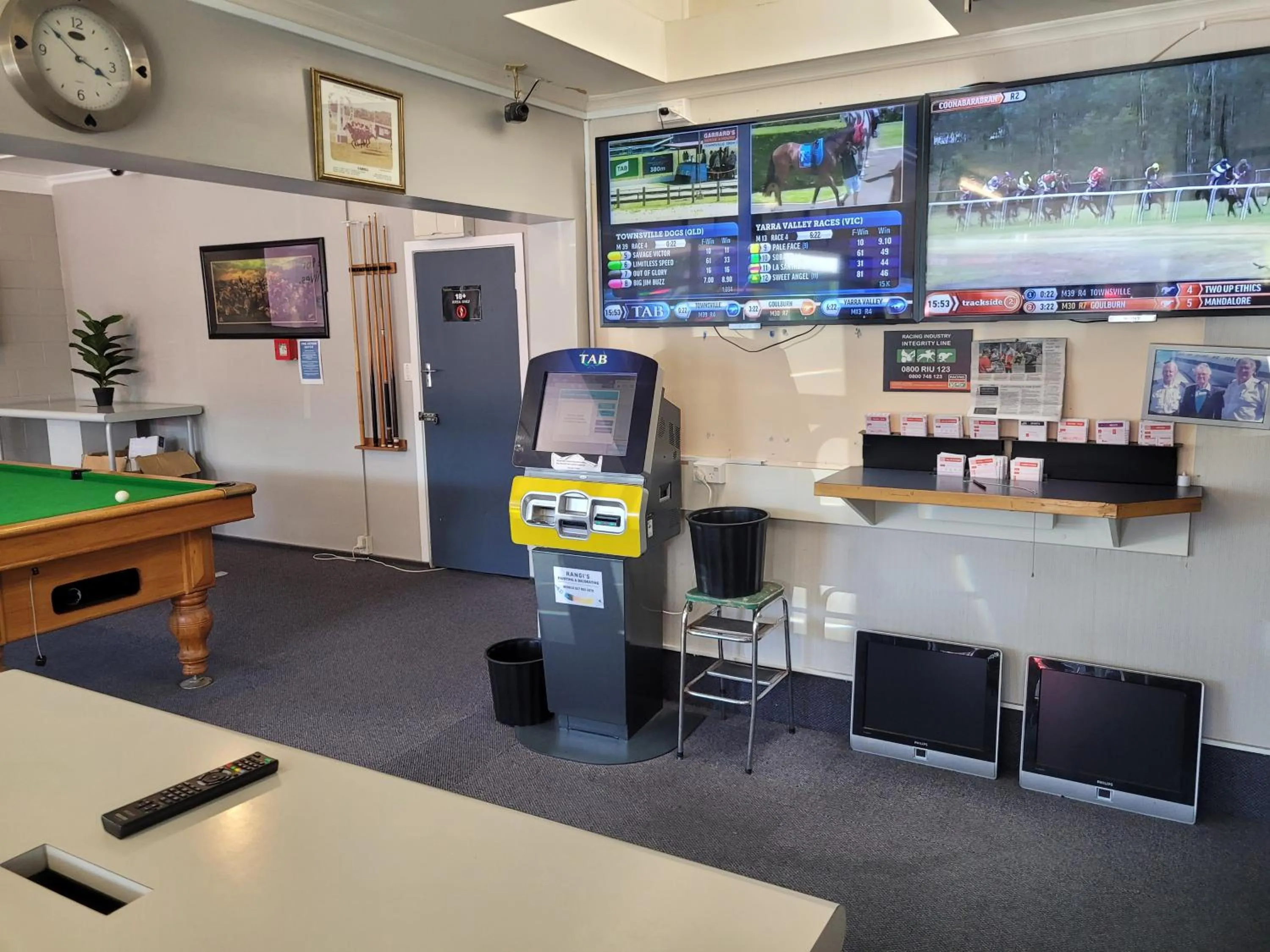 Billiard in Railway Hotel/Motel Hokitika