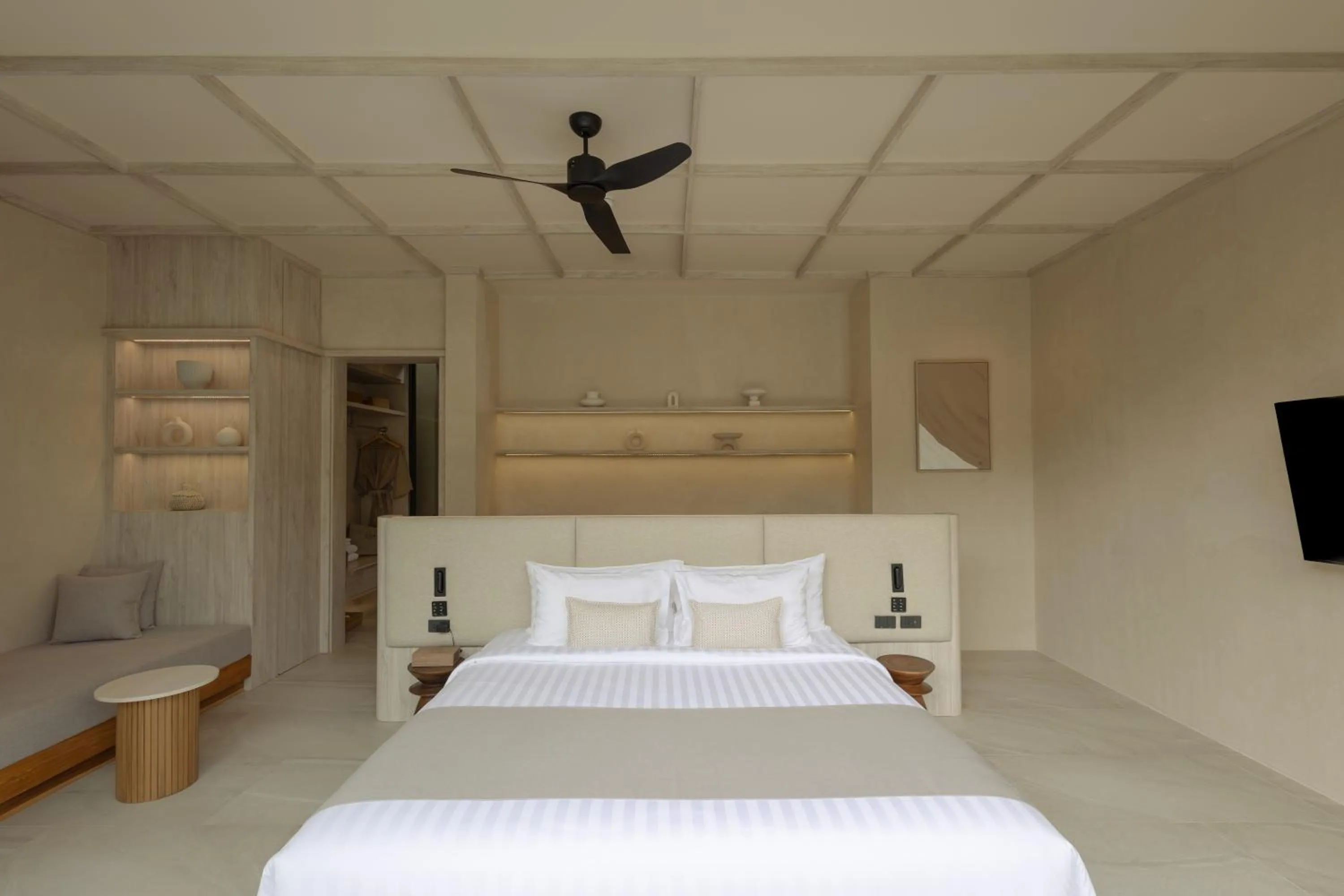Photo of the whole room, Bed in Eden Resort & Villas Phuket Patong