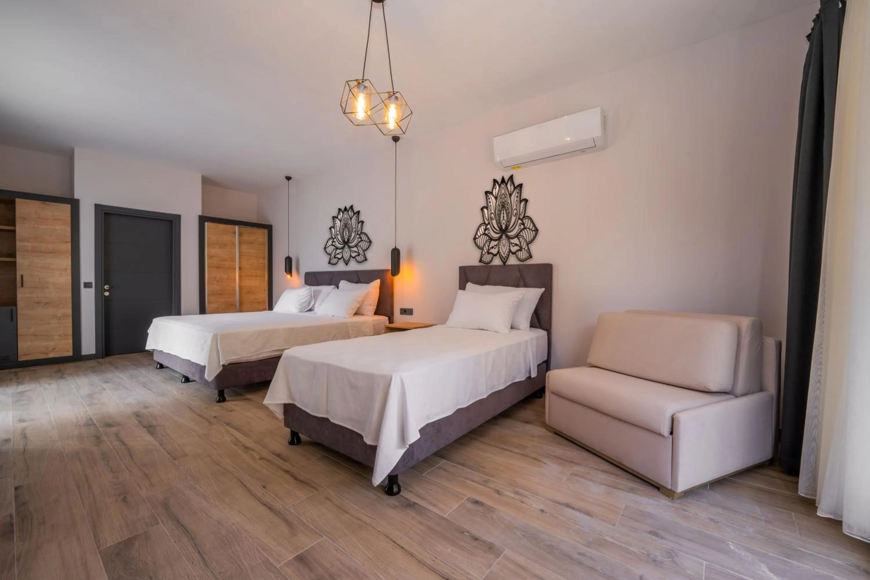 Bed in Sea Valley Lodge