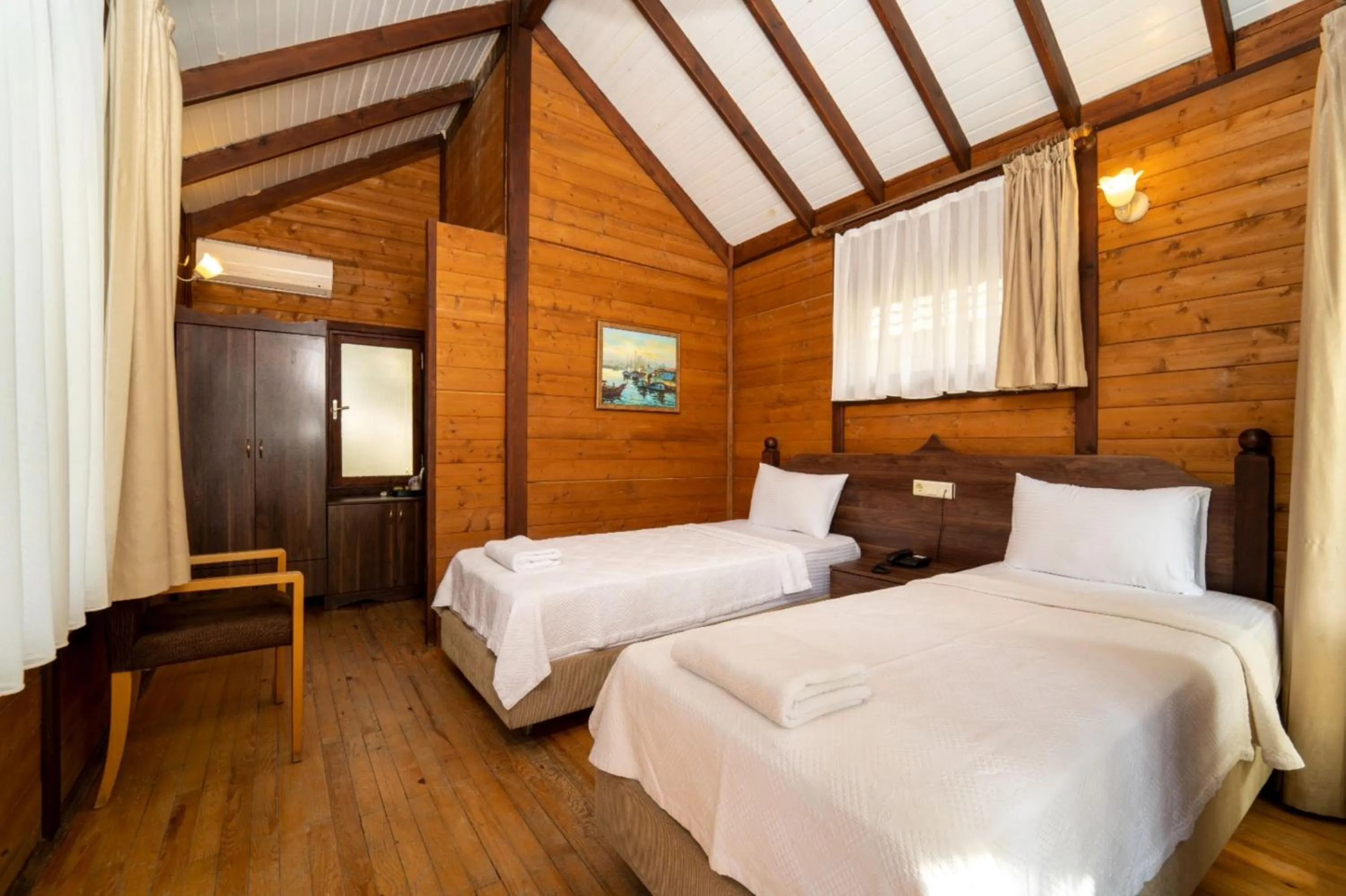 Bed in Sea Valley Lodge