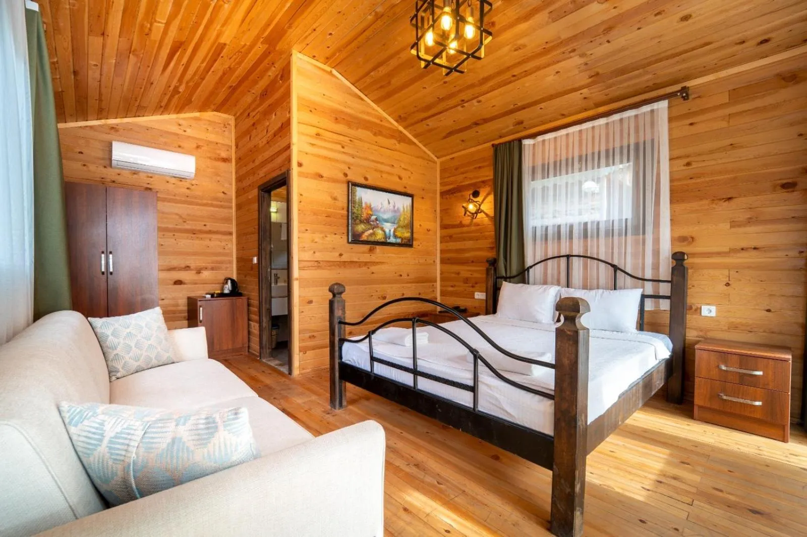 Bed in Sea Valley Lodge