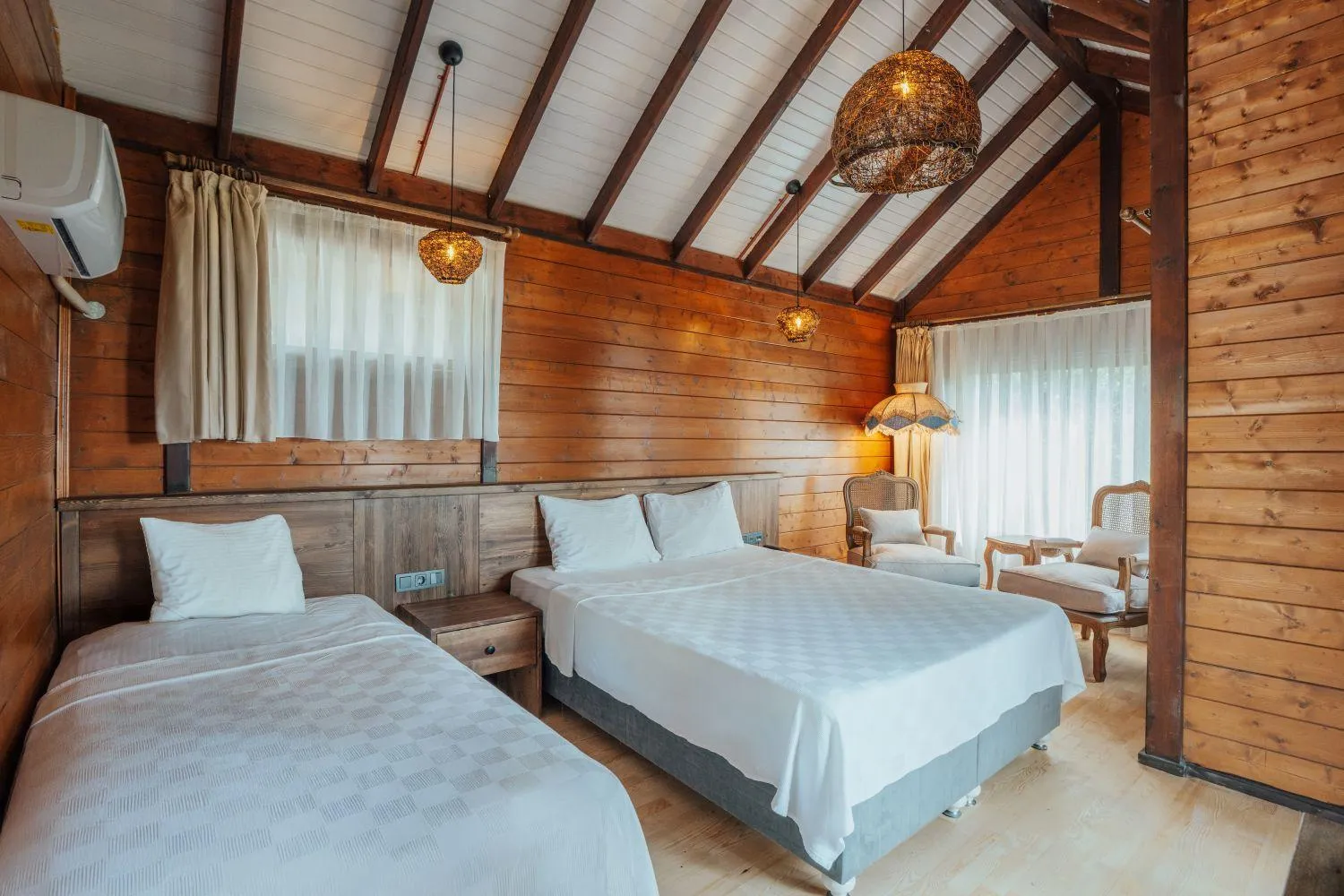 Bed in Sea Valley Lodge