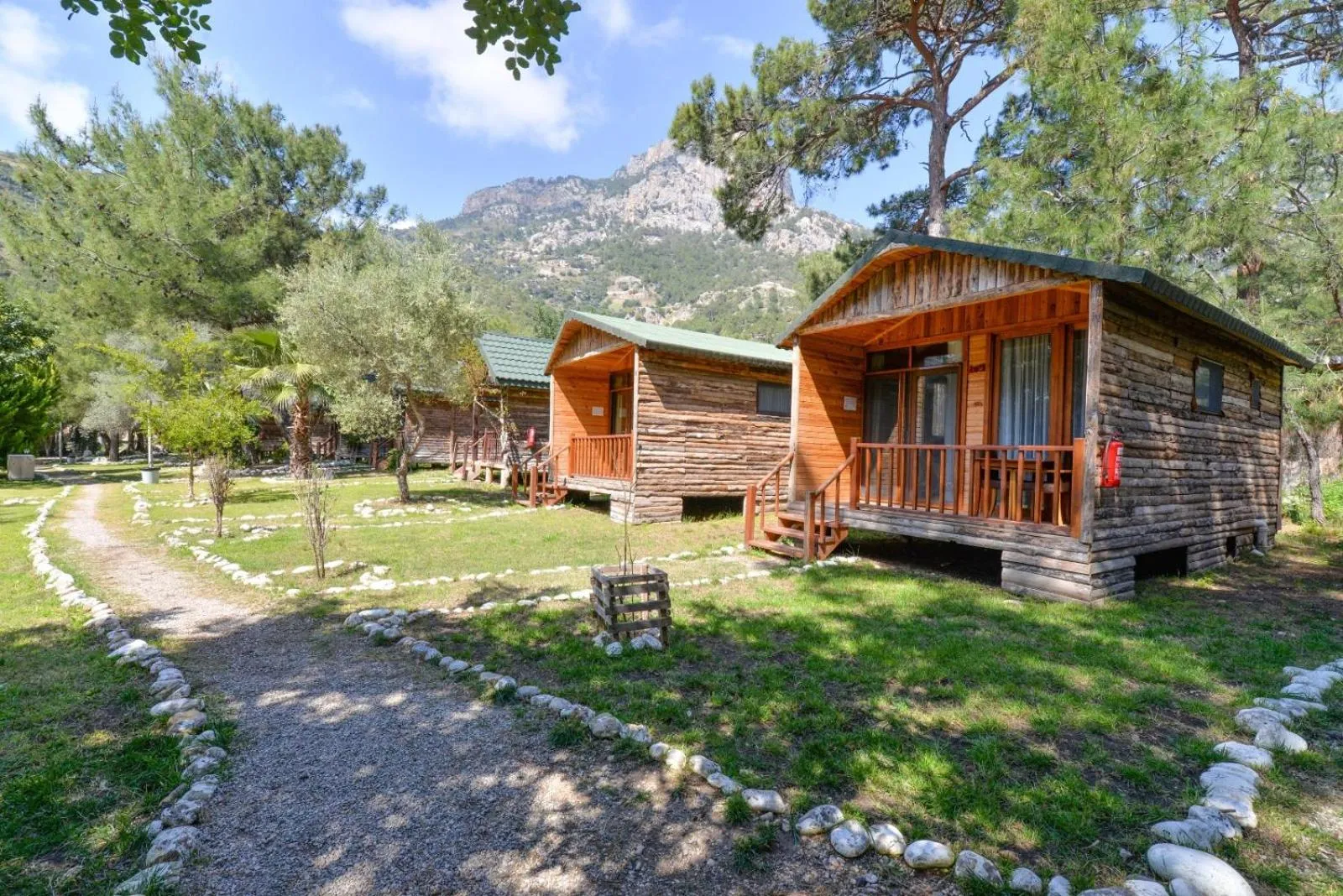 Day in Sea Valley Lodge