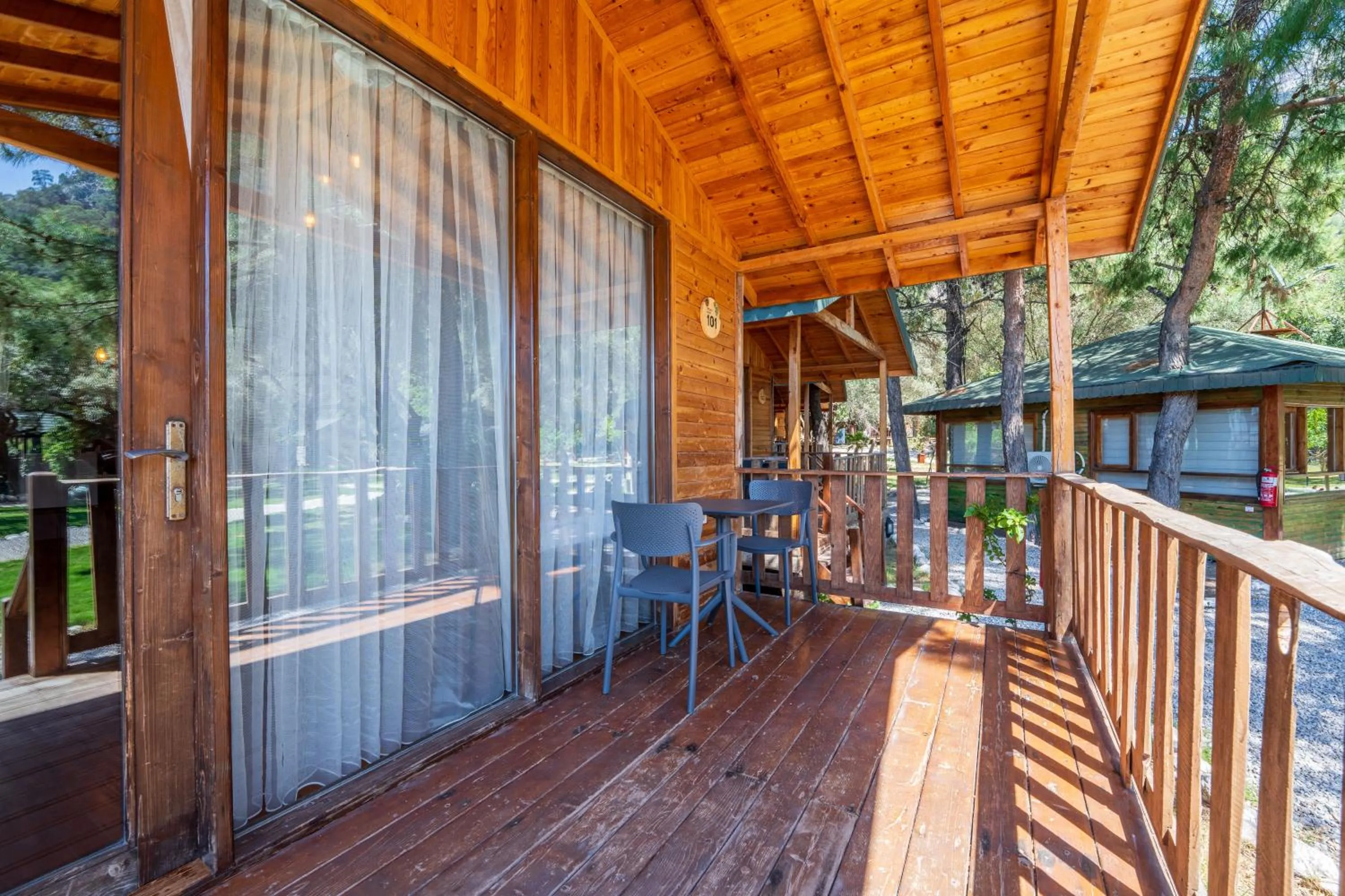 Spring in Sea Valley Lodge