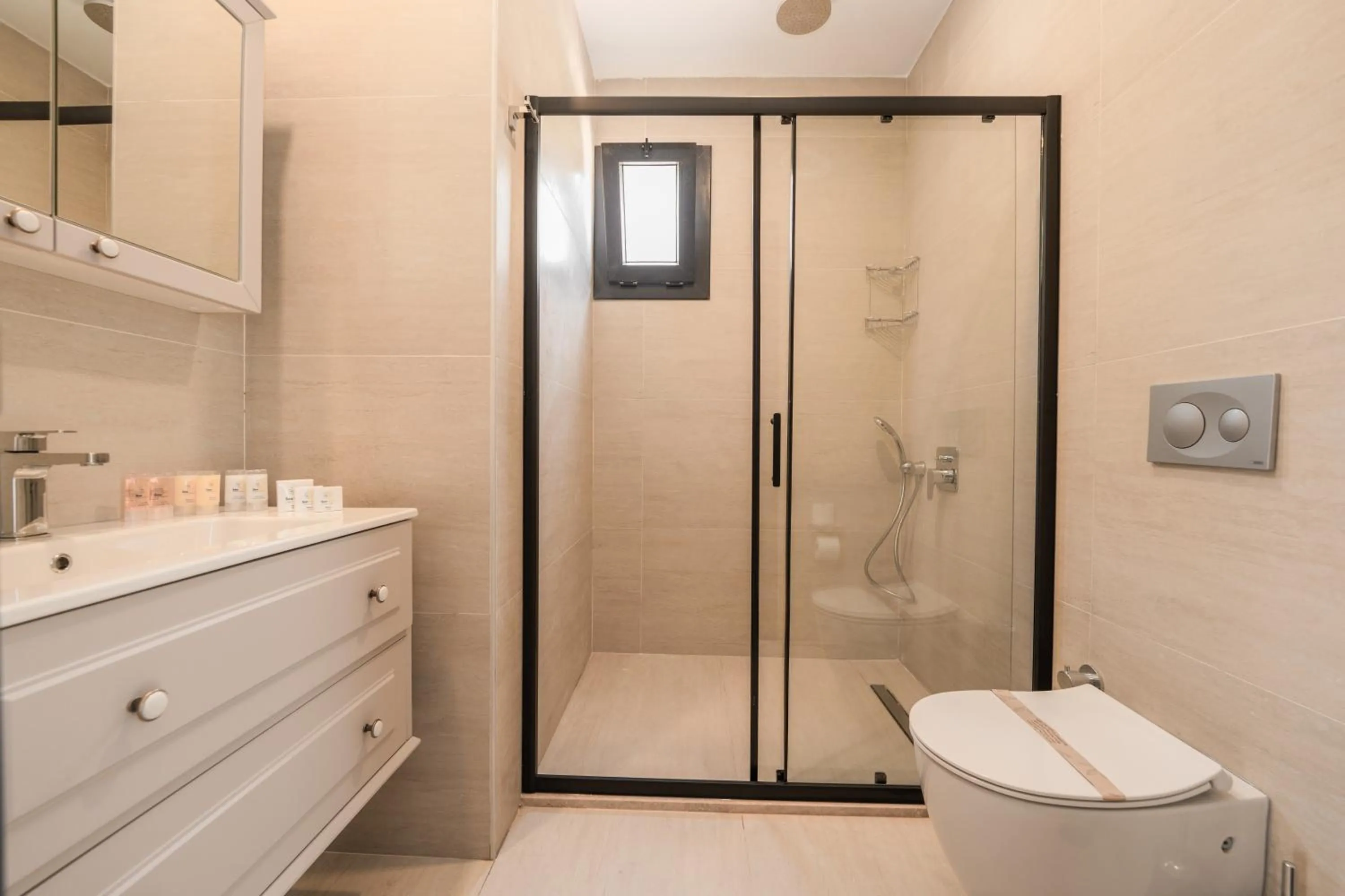 Shower in Sea Valley Lodge