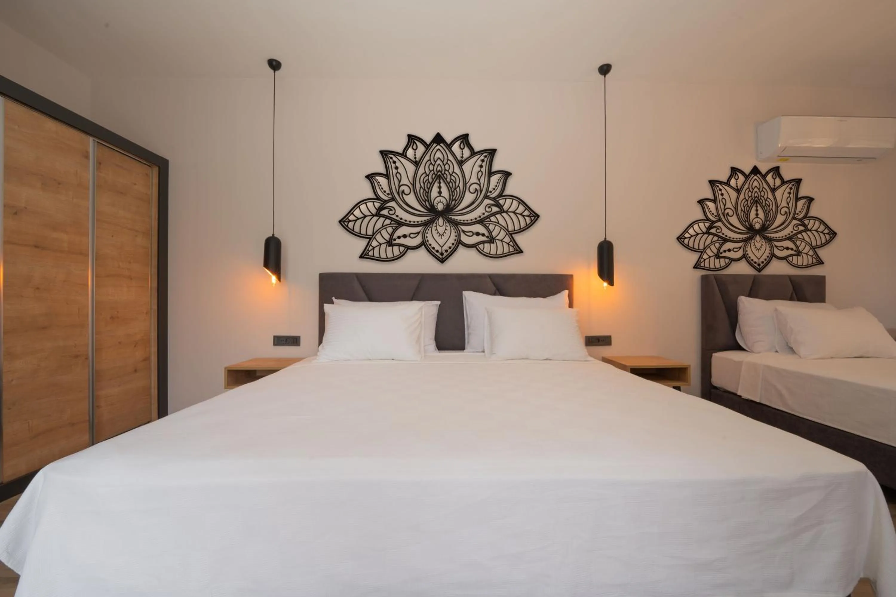 Bed in Sea Valley Lodge