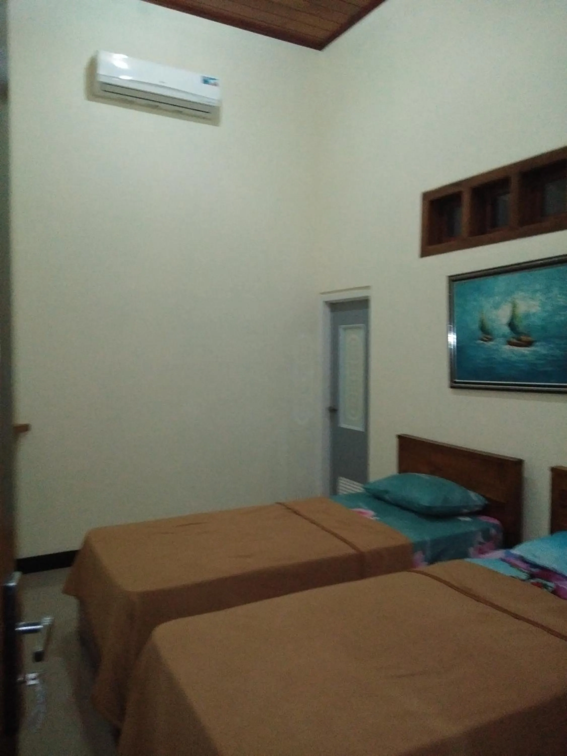 Bed in Arrys Watukarung Surfcamp