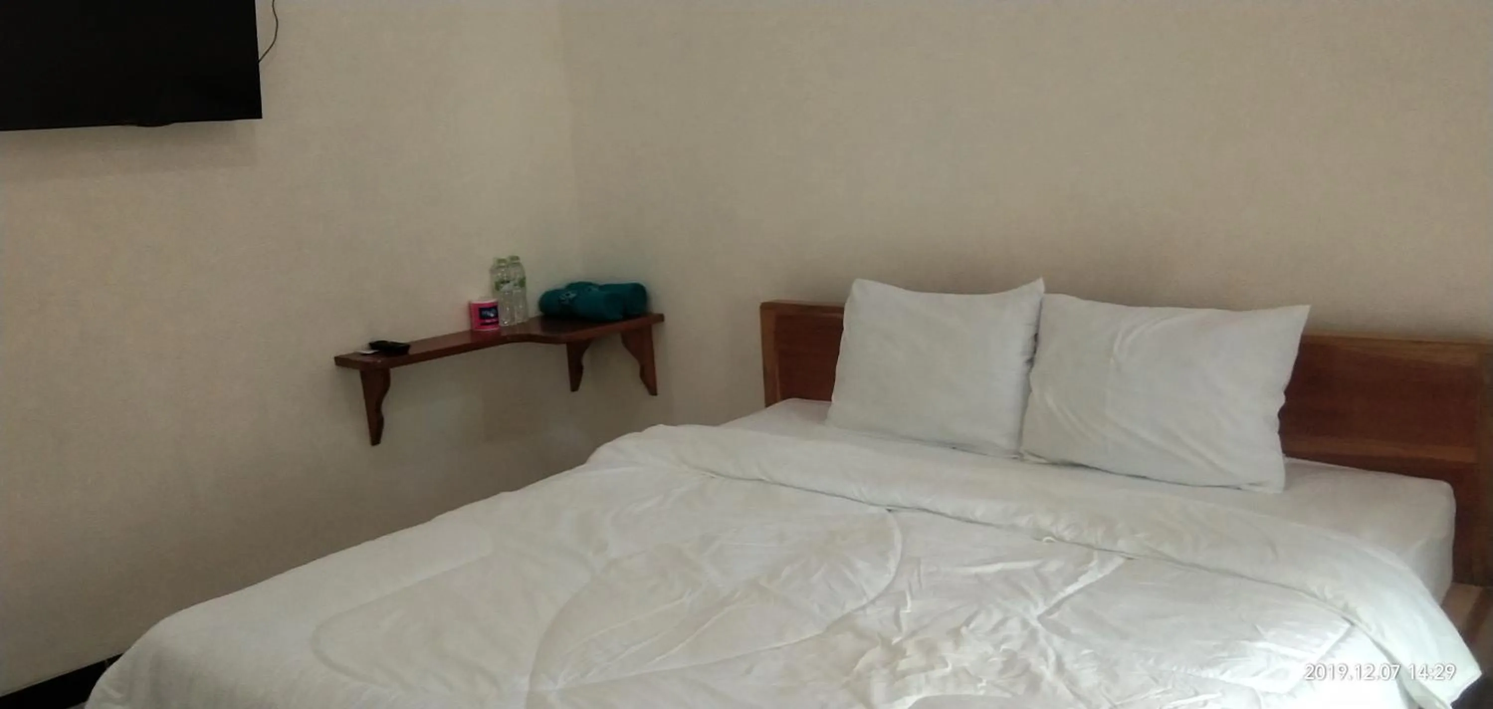 Bed in Arrys Watukarung Surfcamp