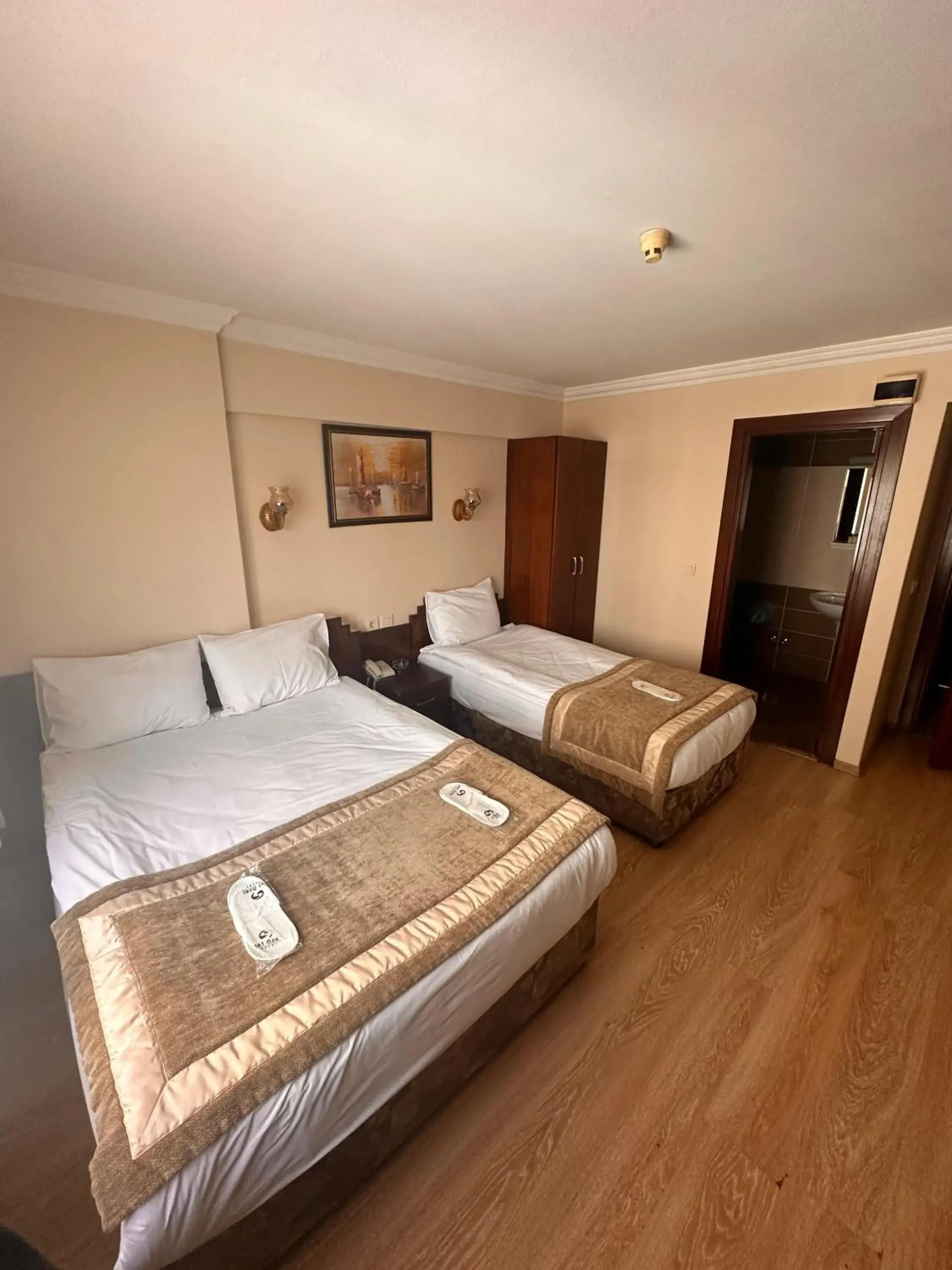 Family Room in Hotel Akyildiz Family Room in Hotel Akyildiz