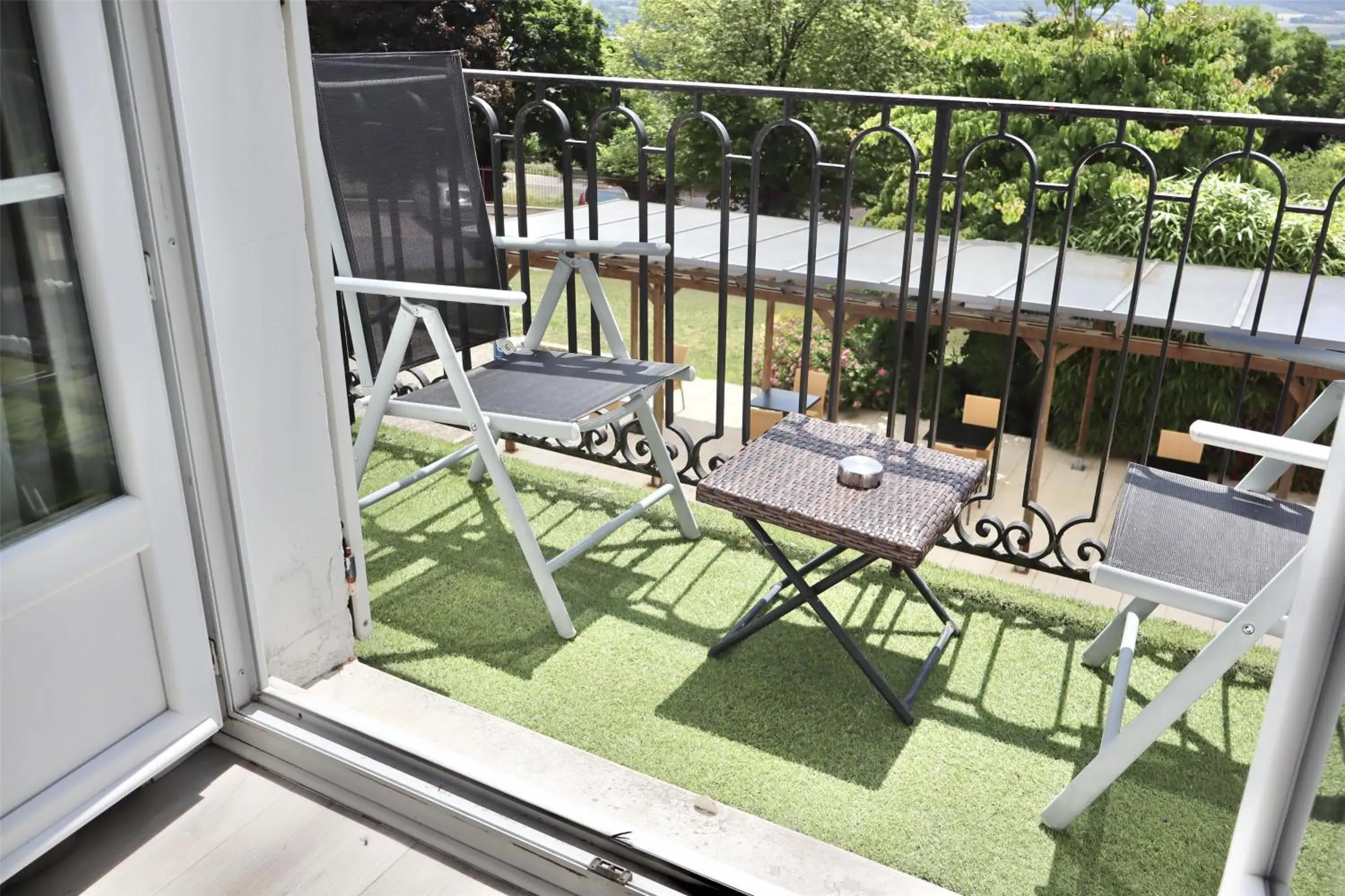 Queen Room with Balcony and View - Non-Smoking in Best Western Hotel Ile de France Queen Room with Balcony and View - Non-Smoking in Best Western Hotel Ile de France