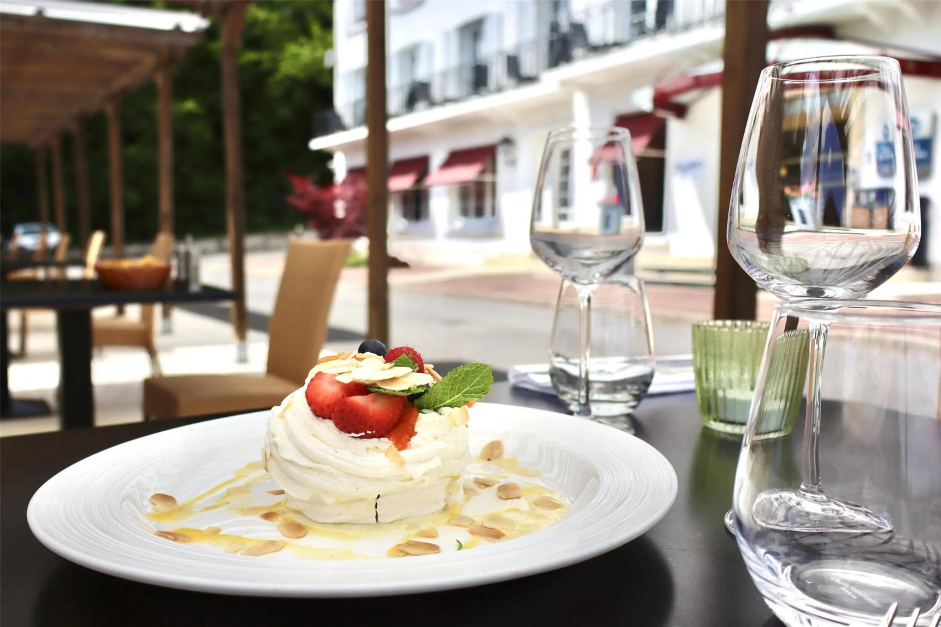 Restaurant/places to eat in Best Western Hotel Ile de France