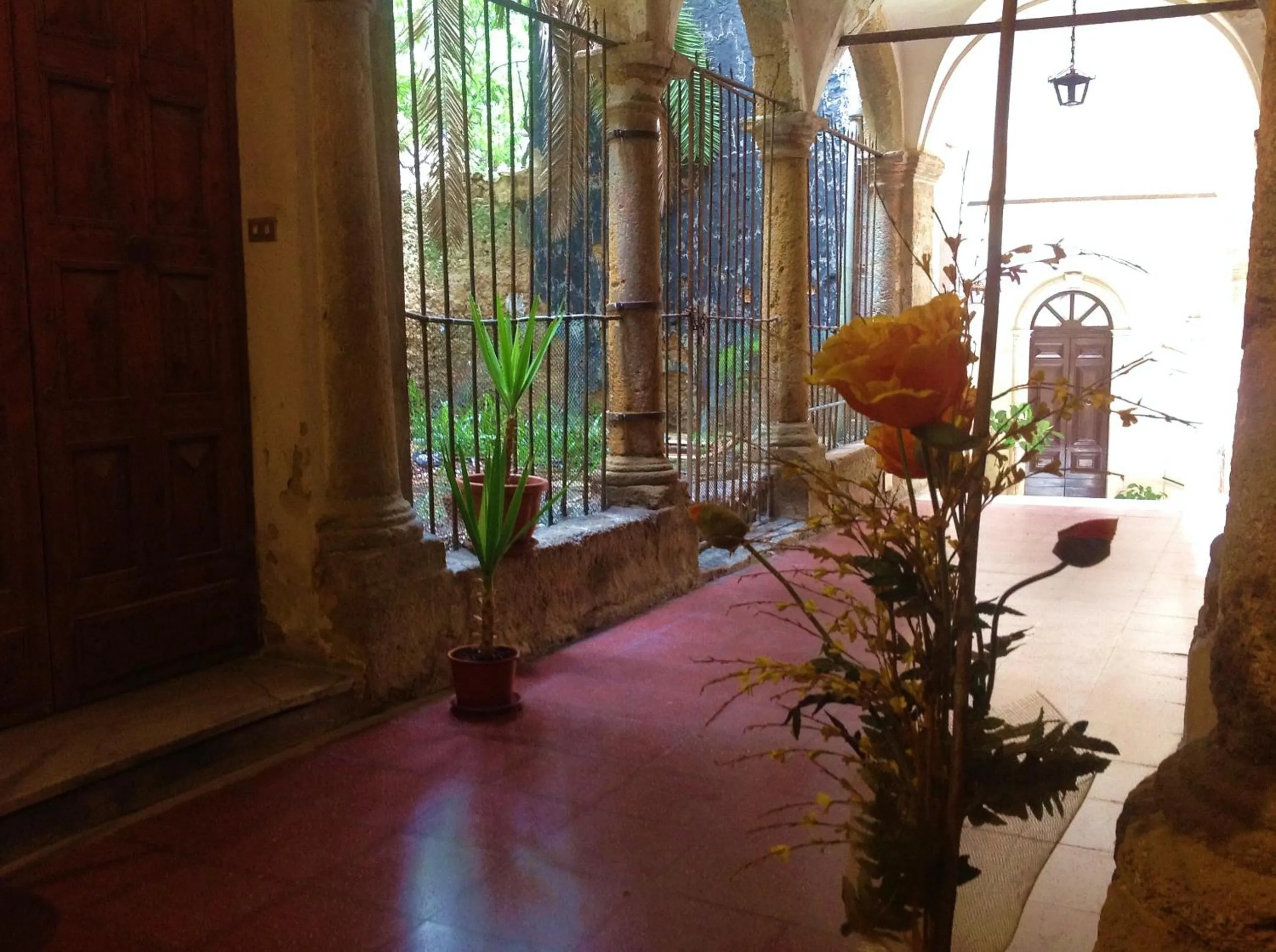 Facade/entrance in Palazzo Aprile