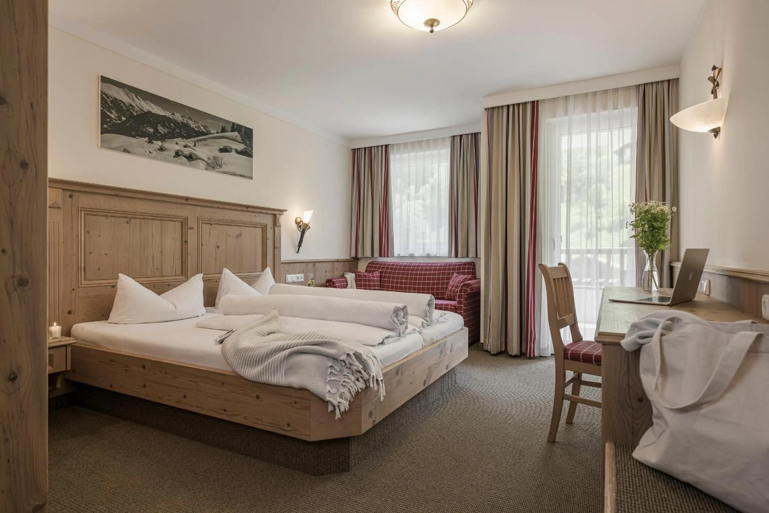 Photo of the whole room, Bed in Hotel Lenz