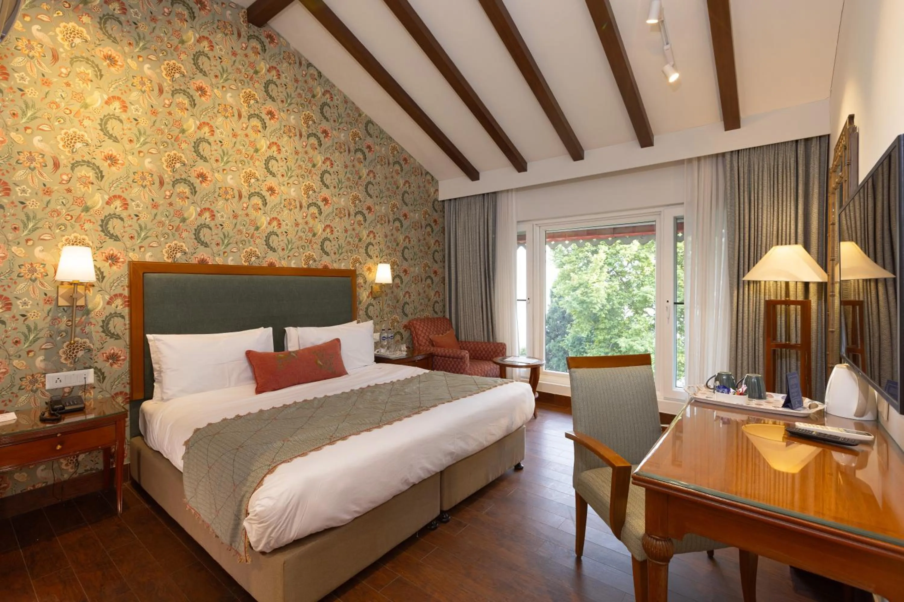 Bedroom, Bed in WelcomHeritage Kasmanda Palace