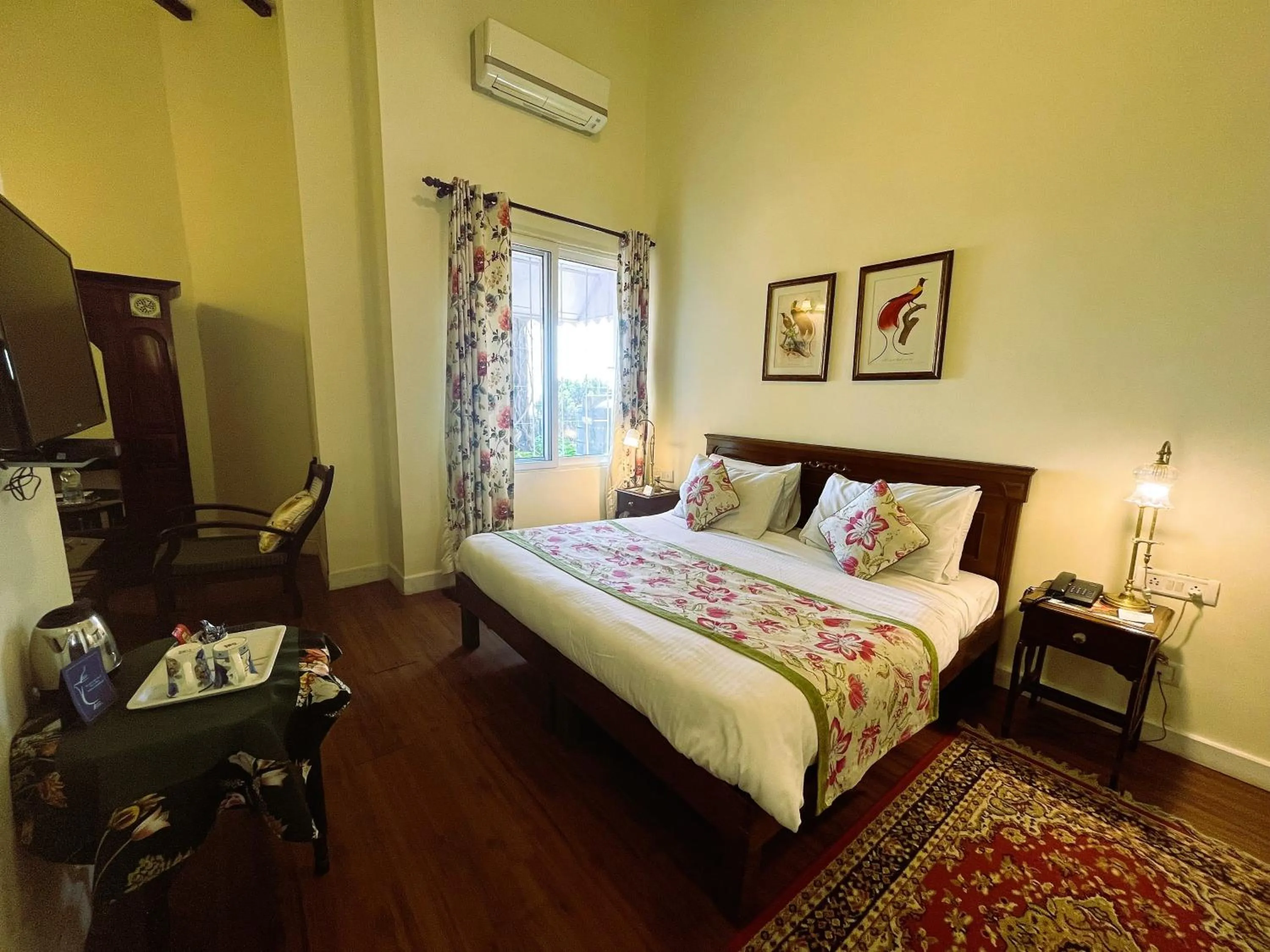 Bed in WelcomHeritage Kasmanda Palace