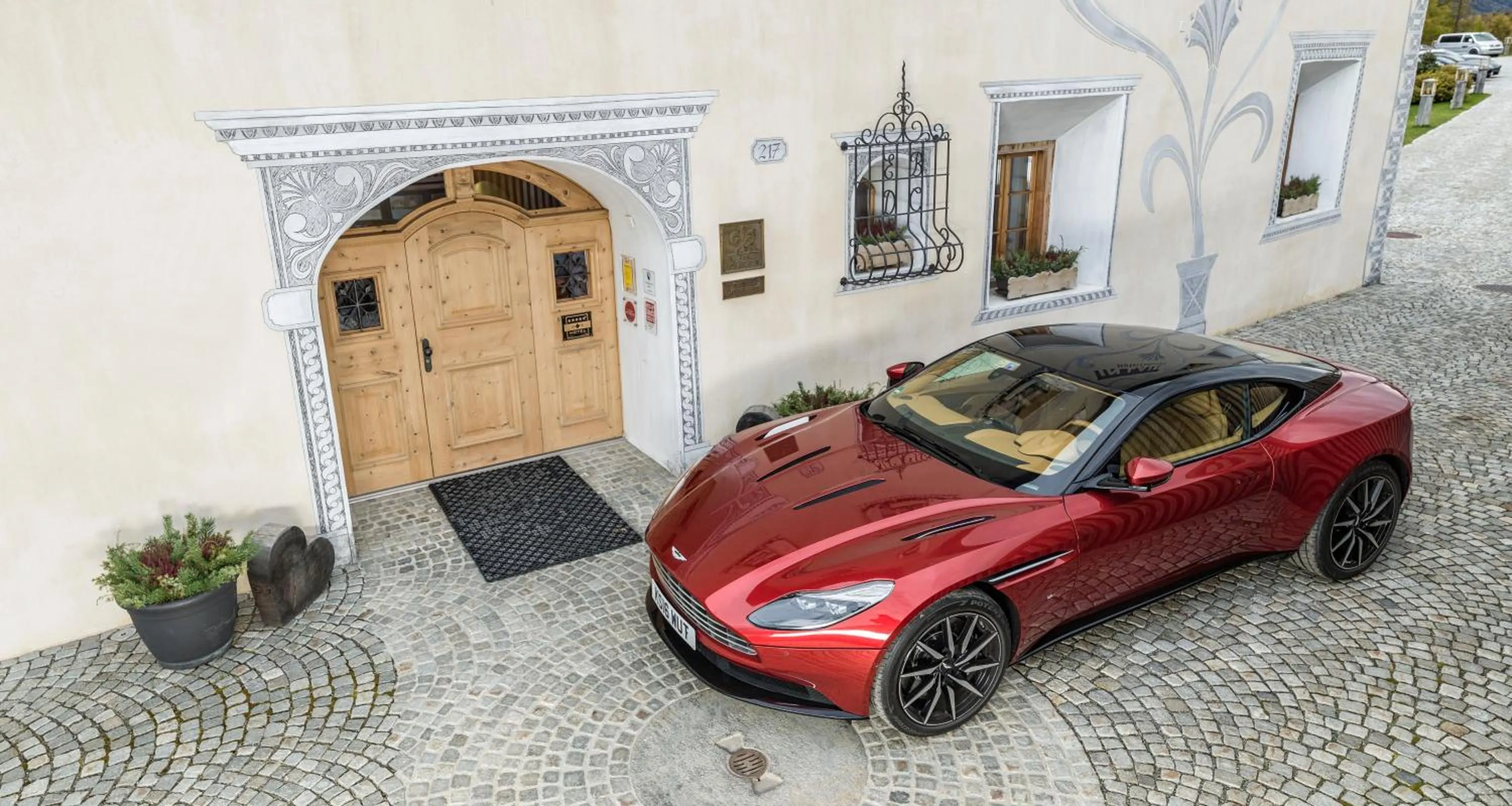Facade/entrance in Relais & Châteaux IN LAIN Hotel Cadonau