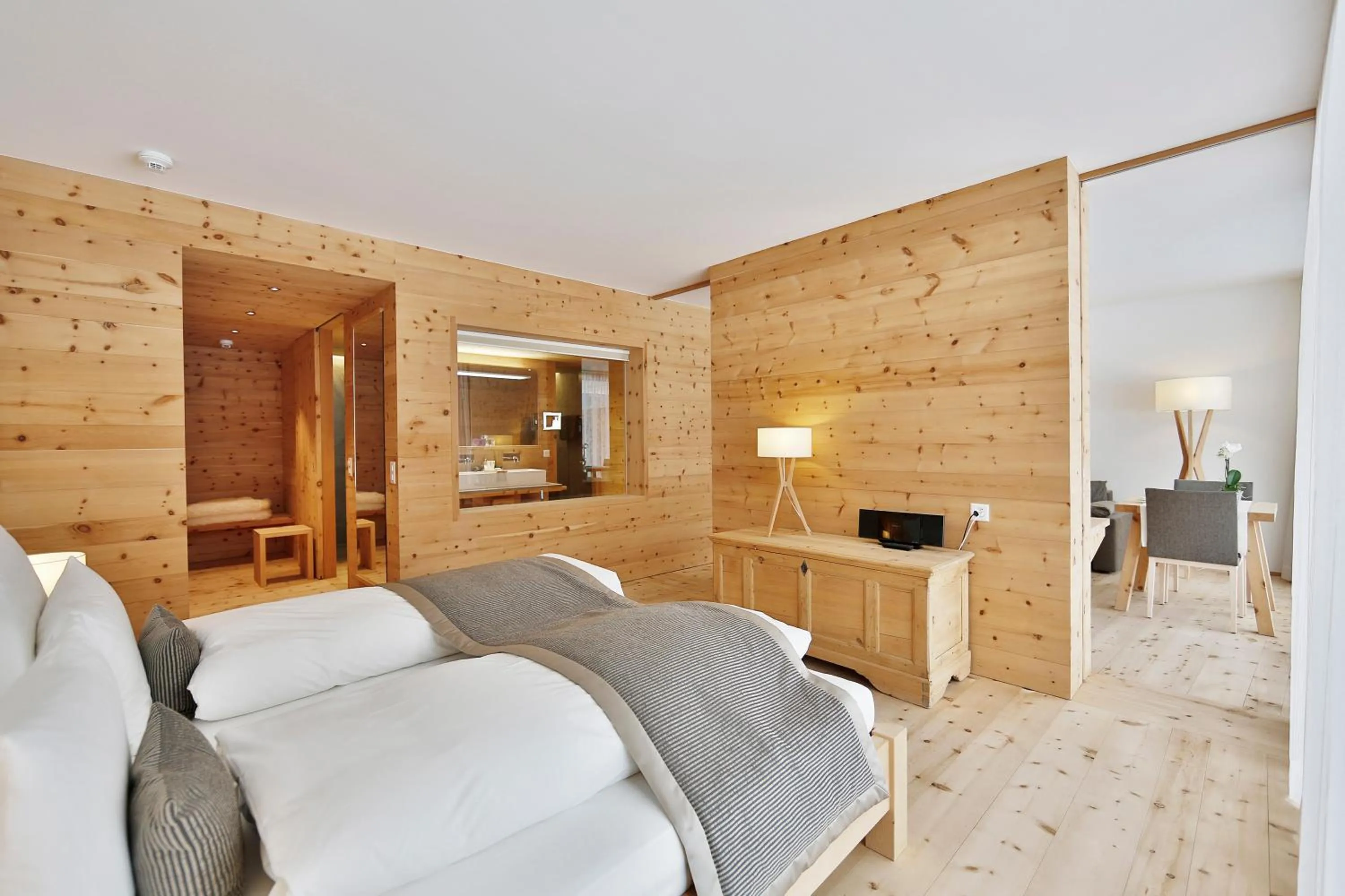 Photo of the whole room in Relais & Châteaux IN LAIN Hotel Cadonau