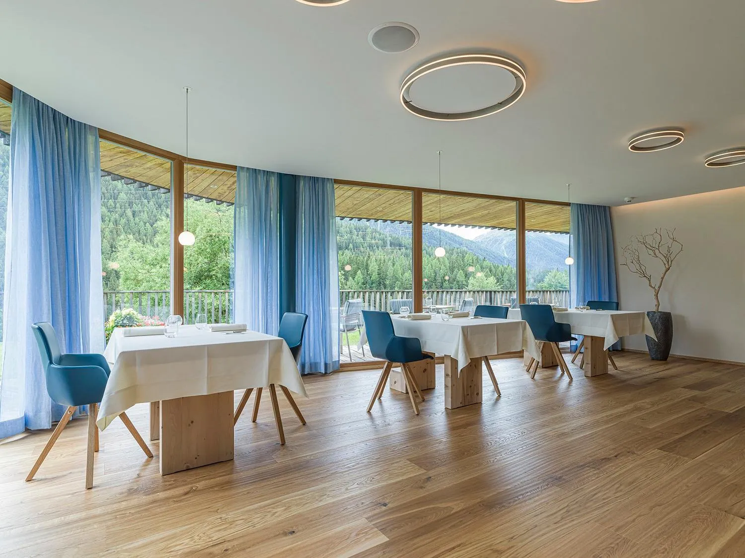 Restaurant/places to eat in Relais & Châteaux IN LAIN Hotel Cadonau