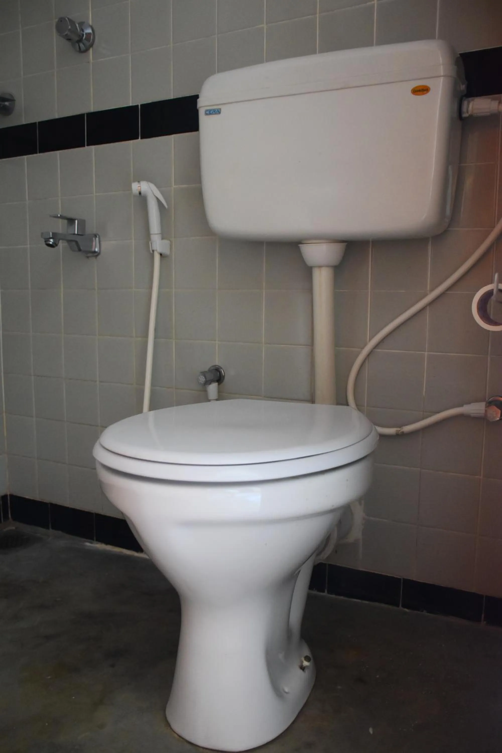 Bathroom in Ocean Caves, Balapitiya