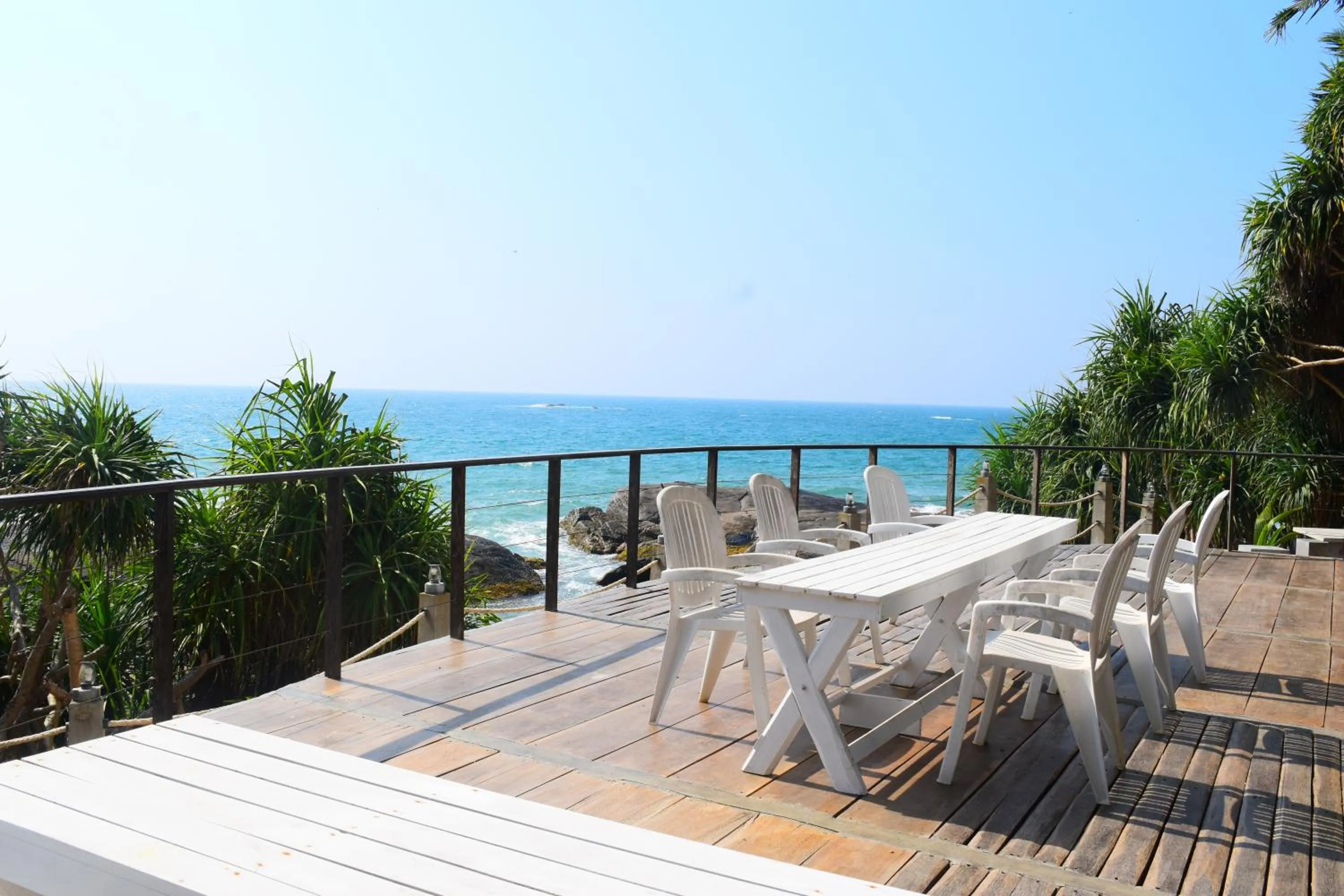 Restaurant/places to eat in Ocean Caves, Balapitiya