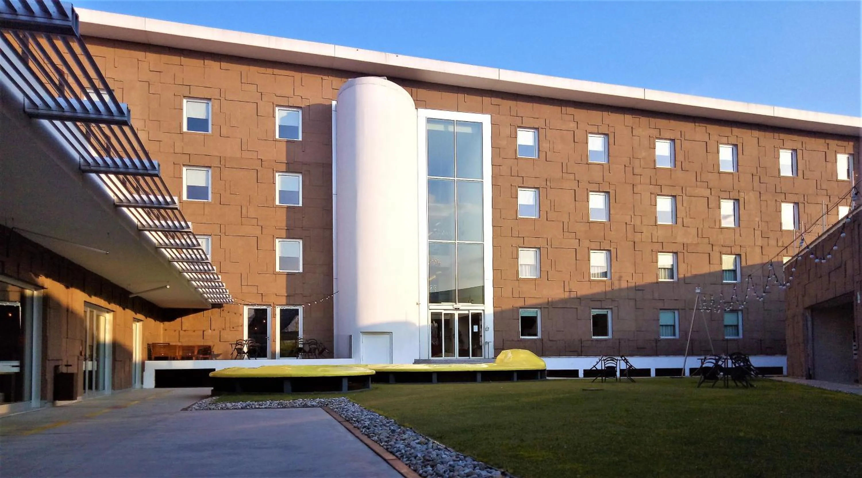 Facade/entrance in Aiden by Best Western JHD Dunant Hotel