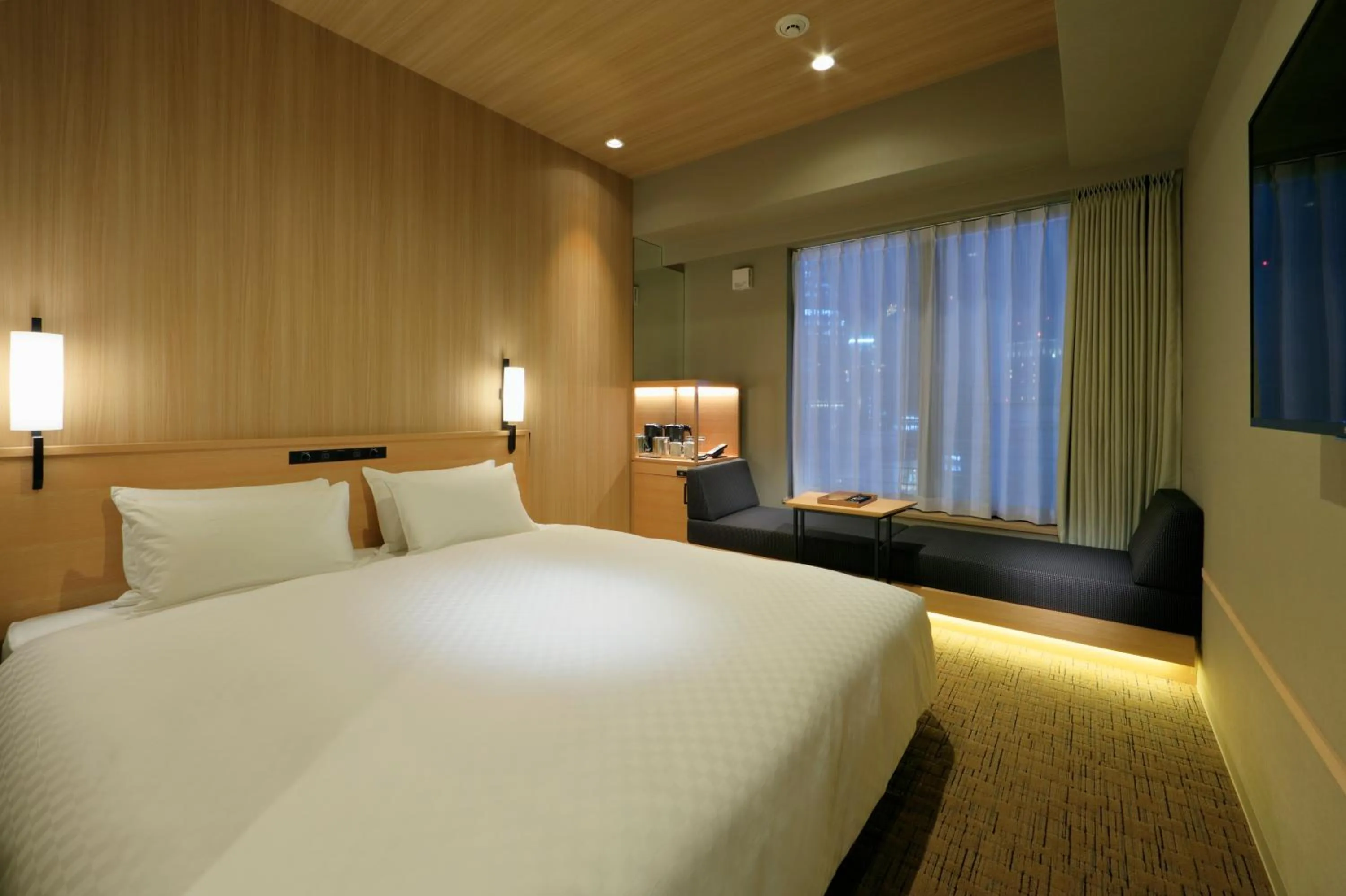 Bed in Candeo Hotels Kobe Tor Road