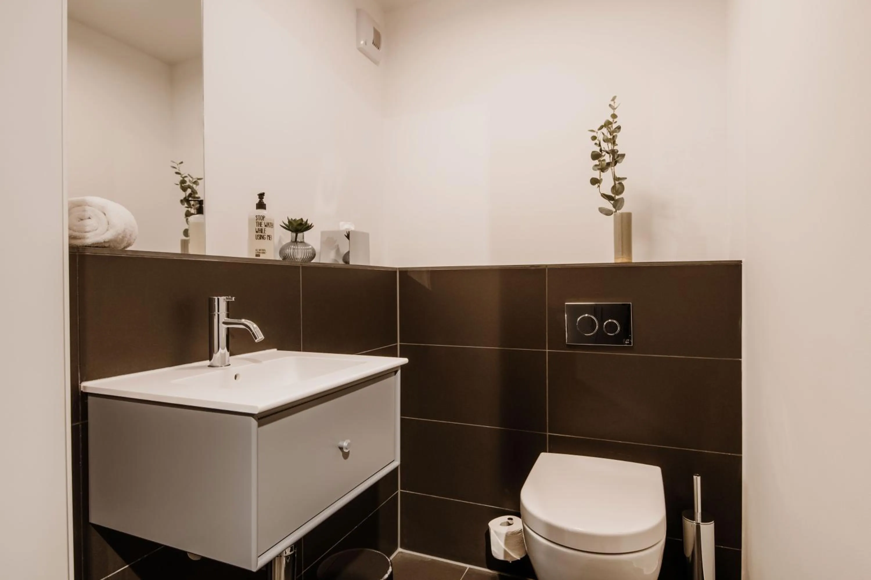 Toilet in Timehouse Serviced Apartments