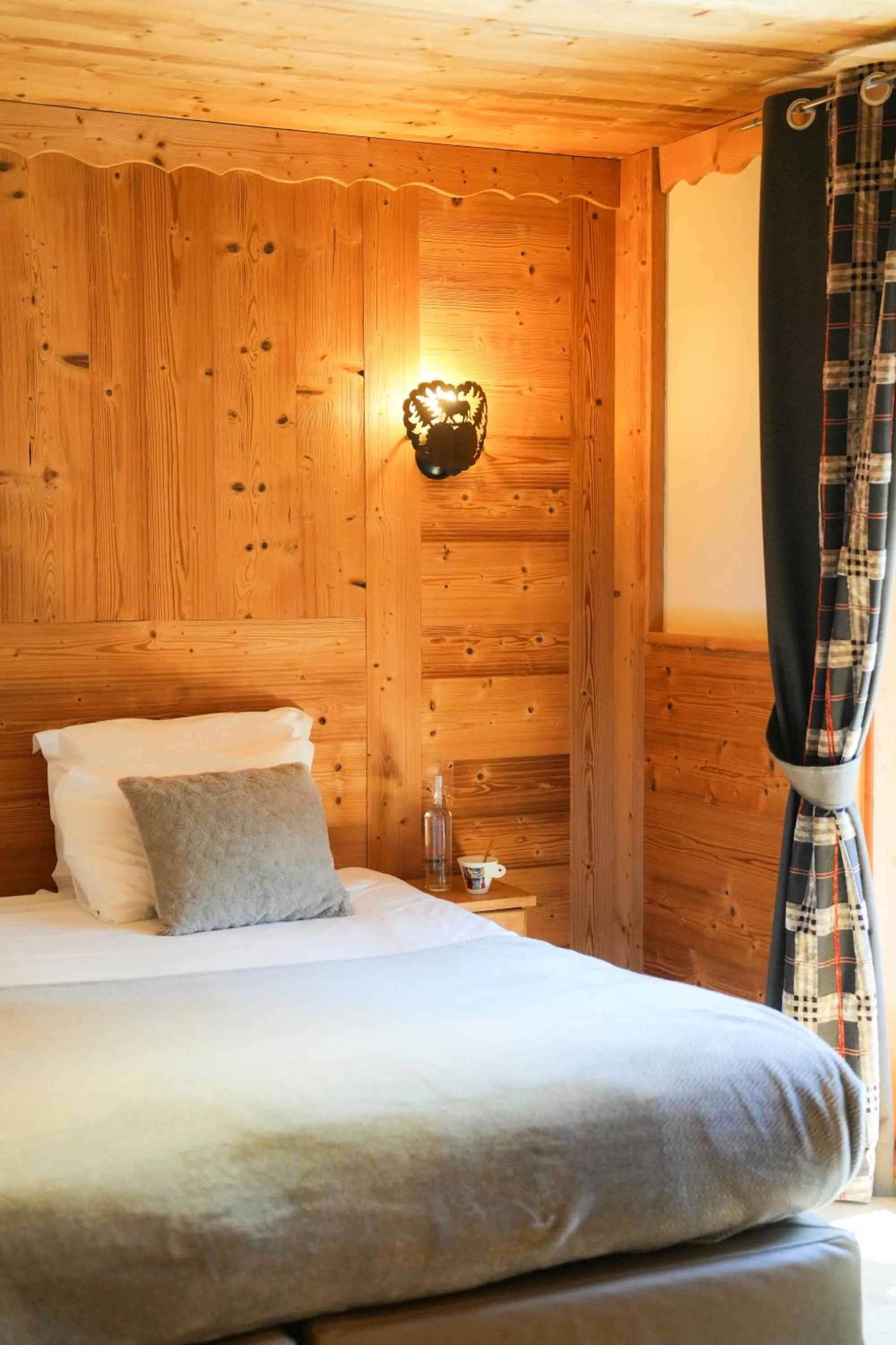 Bed in Auberge du Manoir