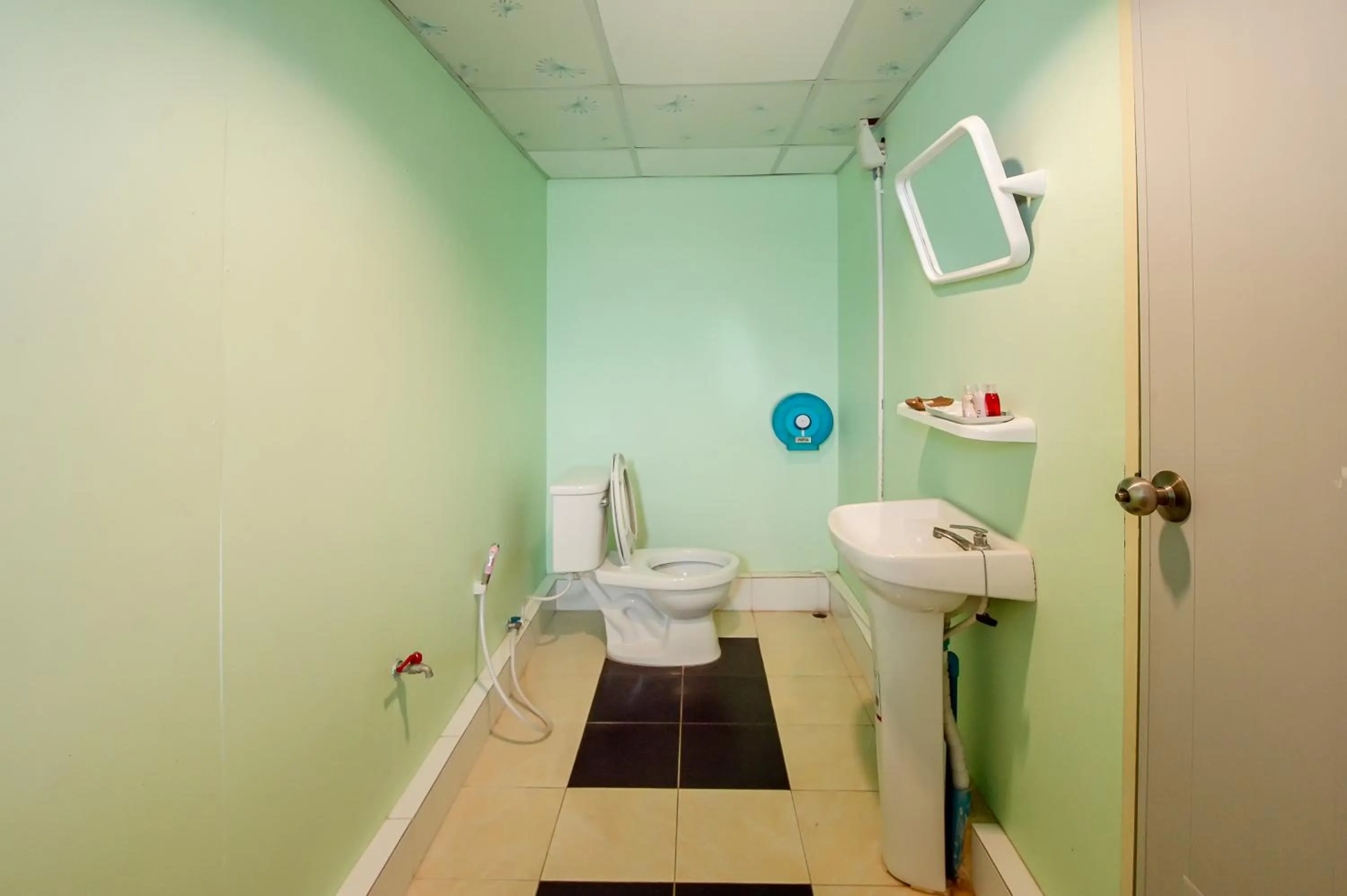 Bathroom in Golden Dragon Kanchanaburi