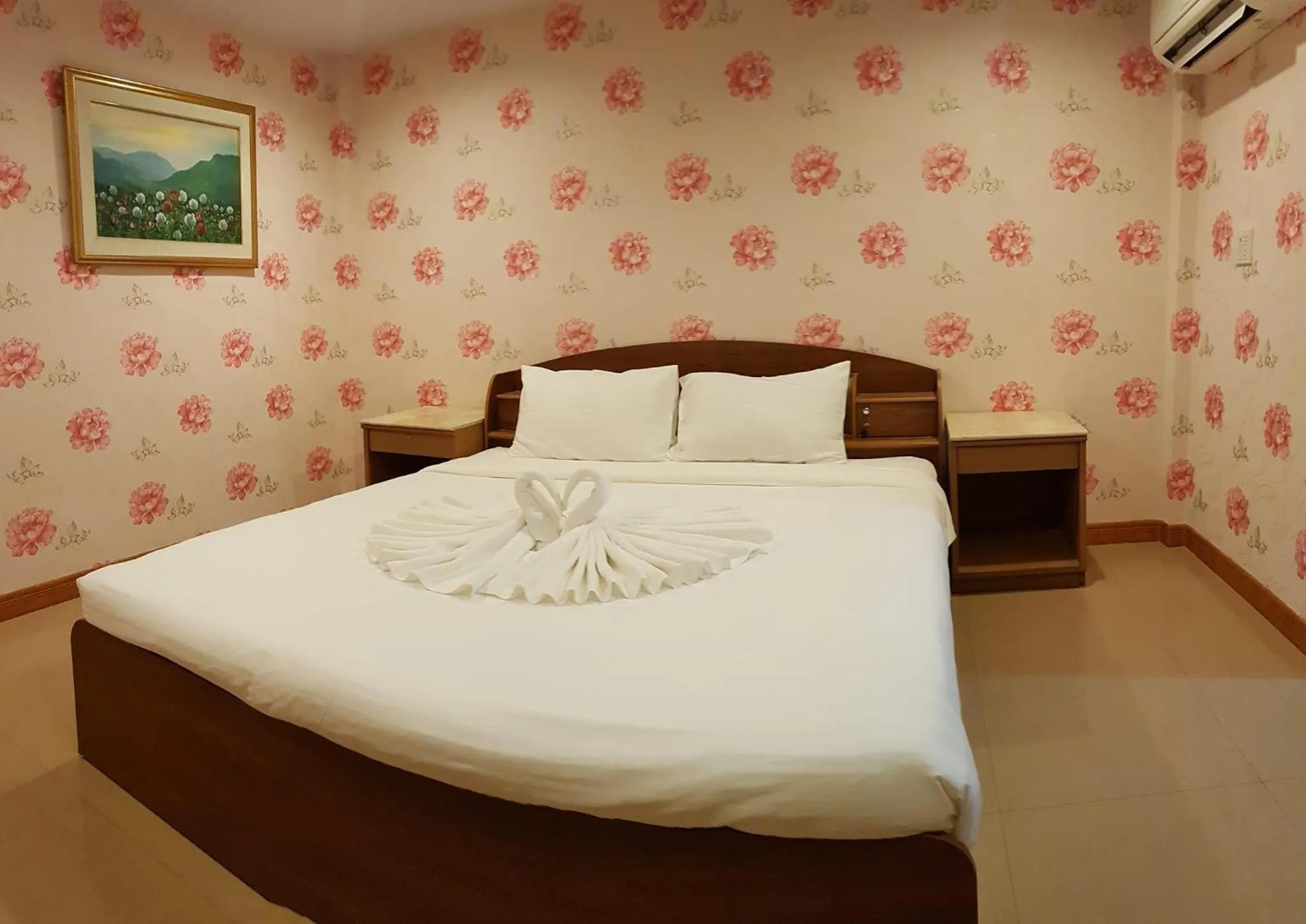 Bed in Golden Dragon Kanchanaburi