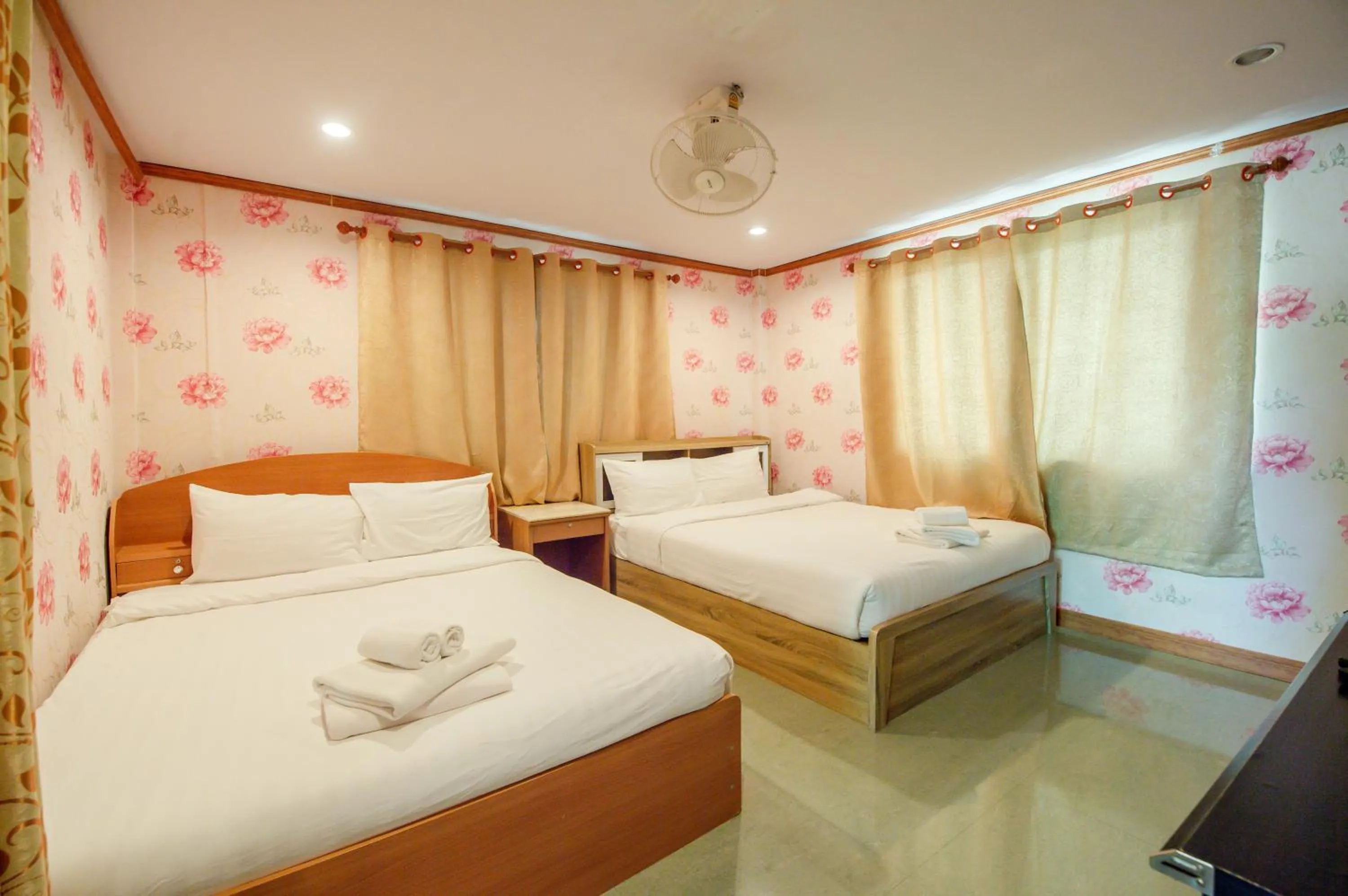 Bed in Golden Dragon Kanchanaburi