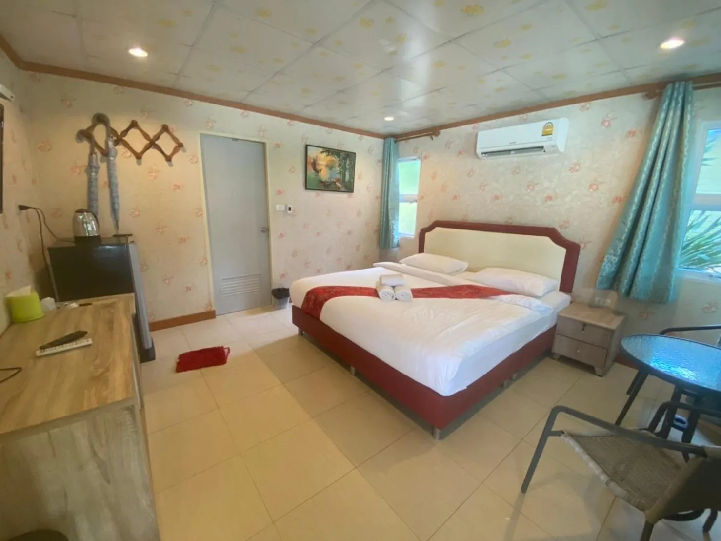 Bed in Golden Dragon Kanchanaburi