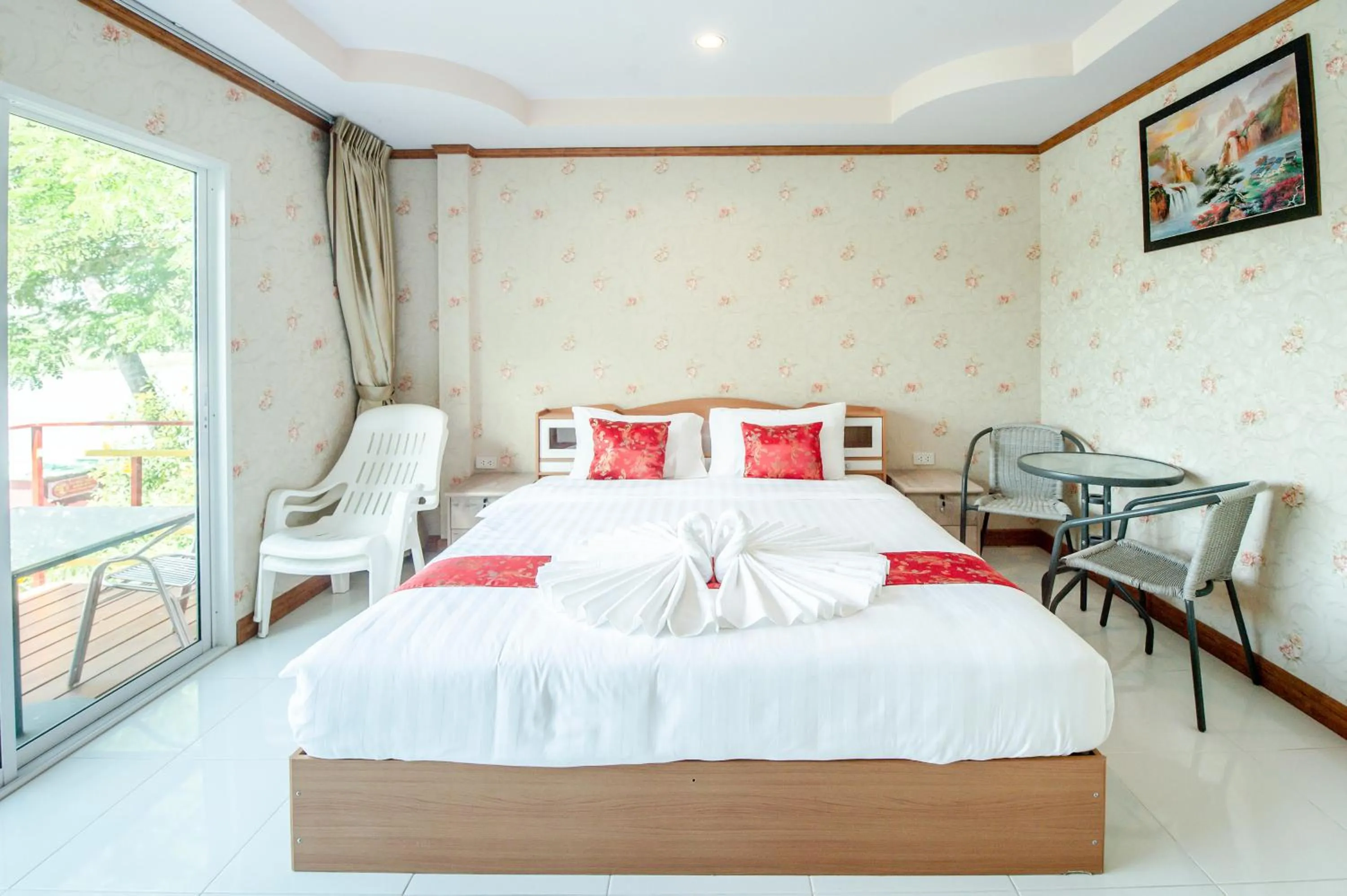 Bed in Golden Dragon Kanchanaburi