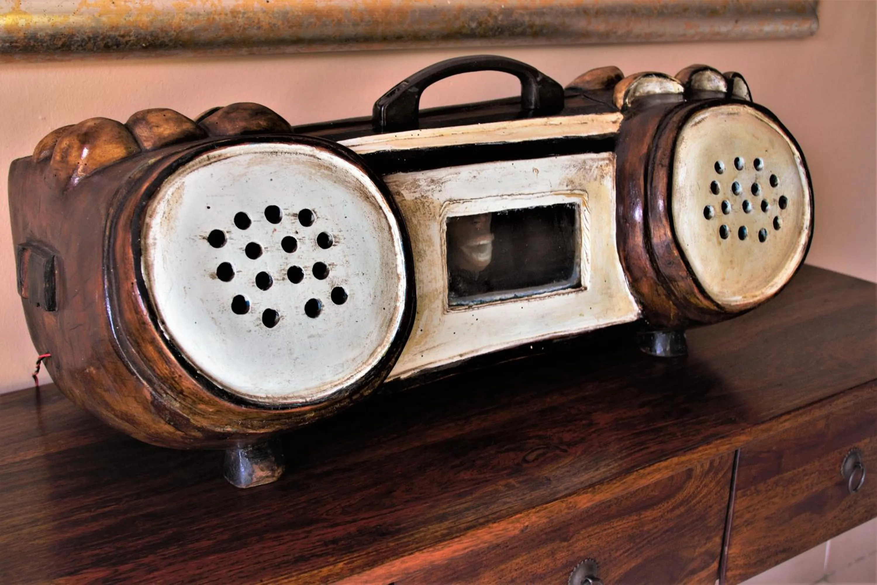 Decorative detail in African Roots Guest House