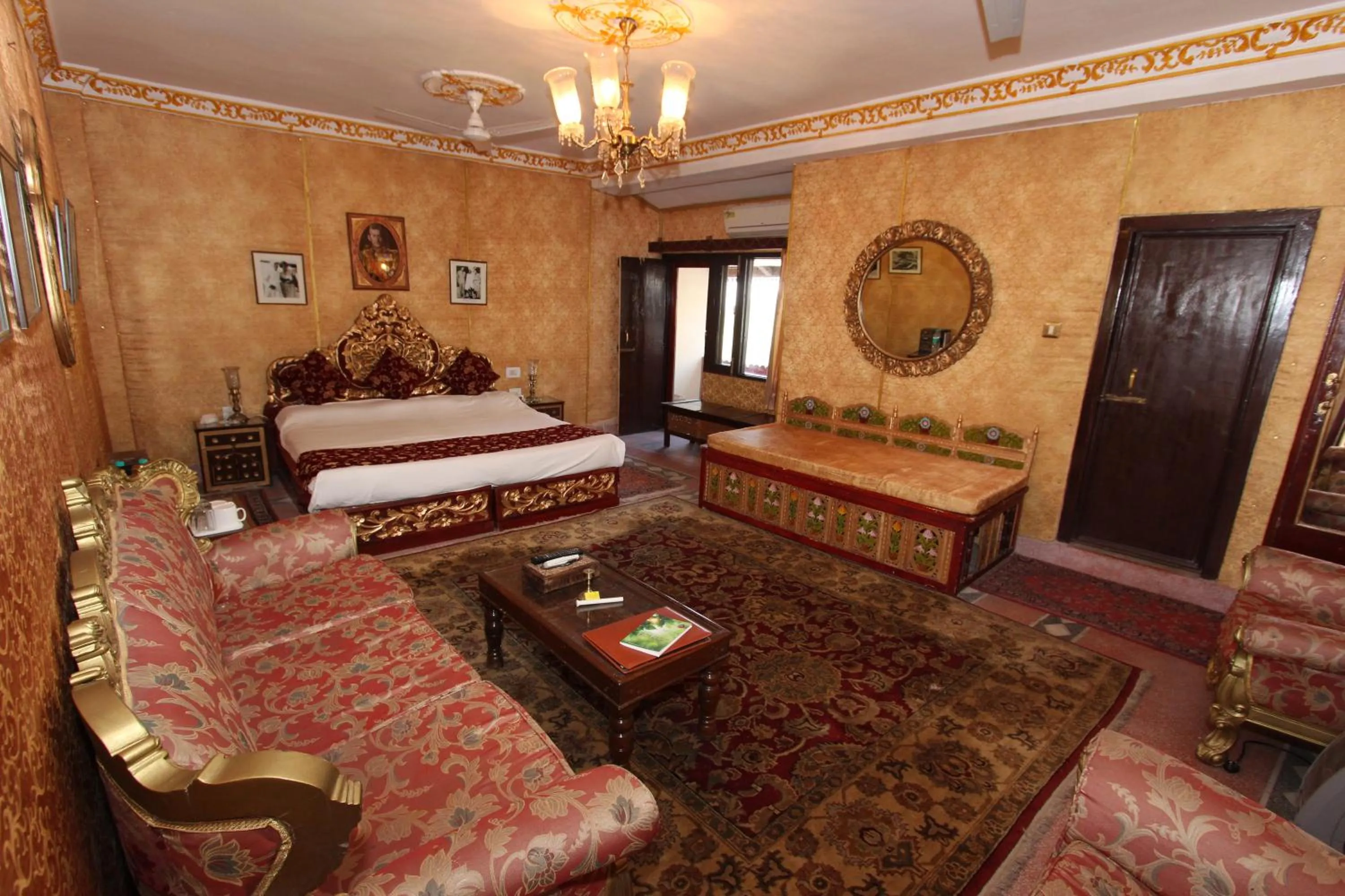 Bed in WelcomHeritage Grace Hotel