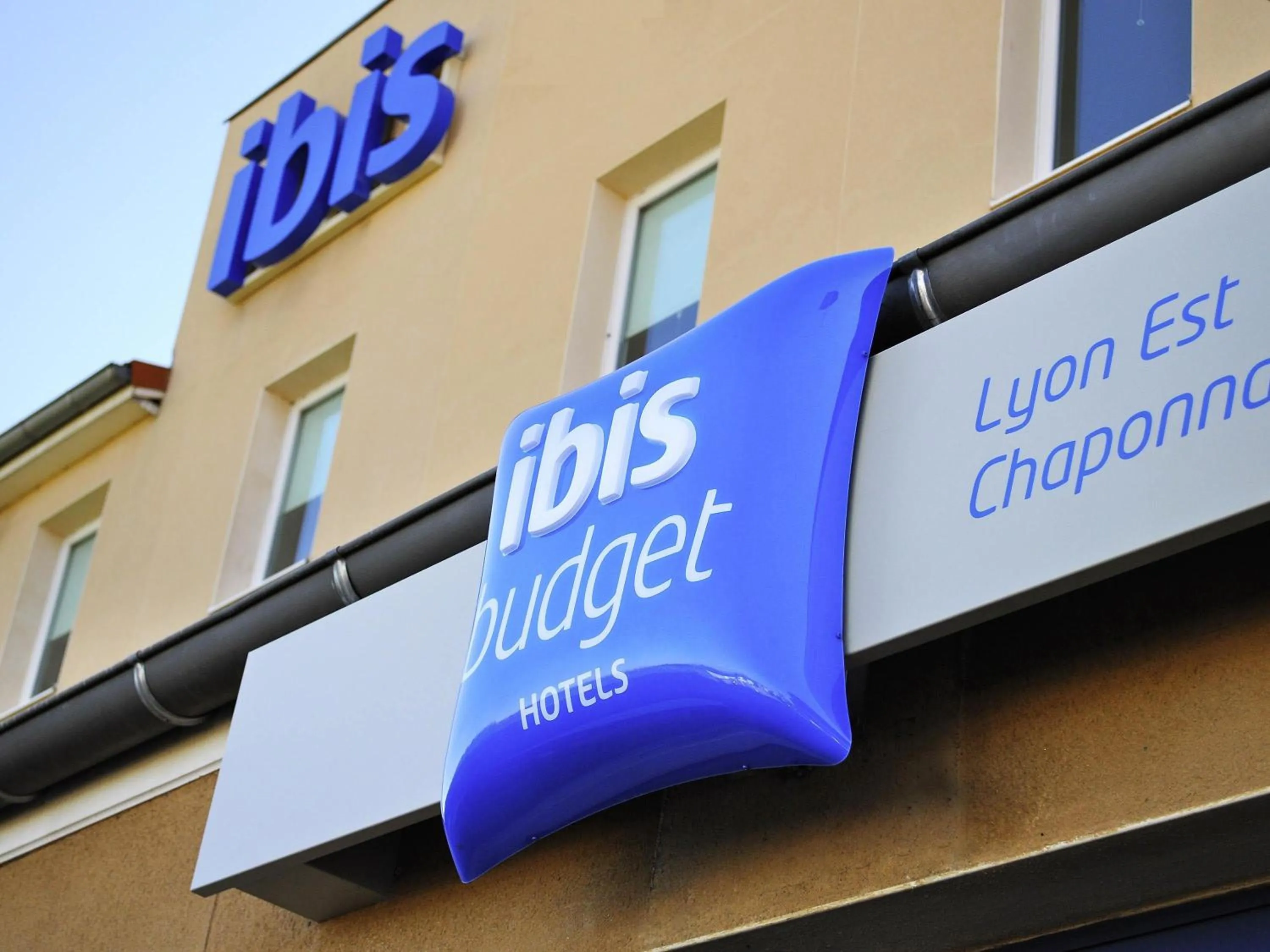 Property building in ibis budget Lyon Est Chaponnay