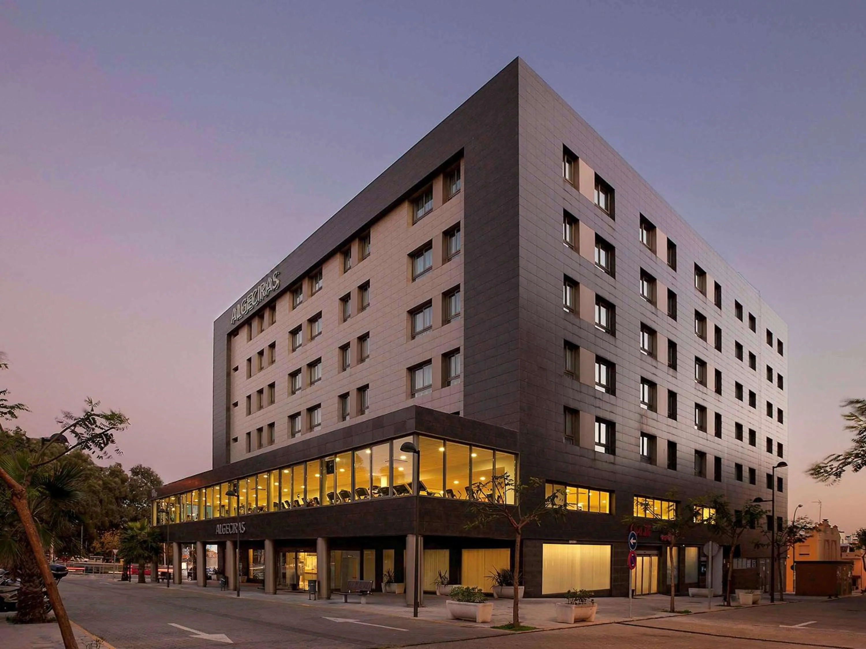 Property building in Suittes Hotel