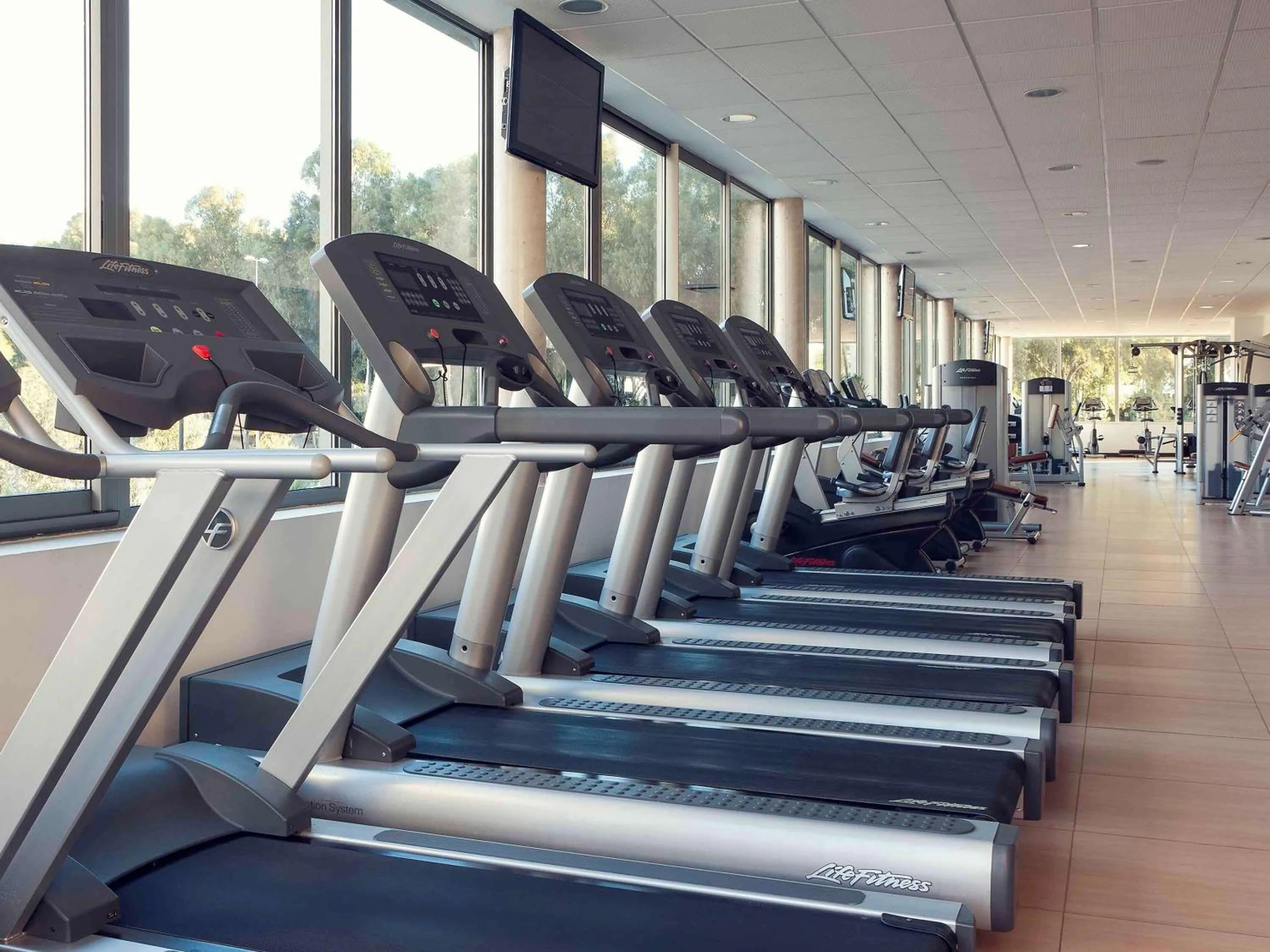 Fitness centre/facilities in Suittes Hotel