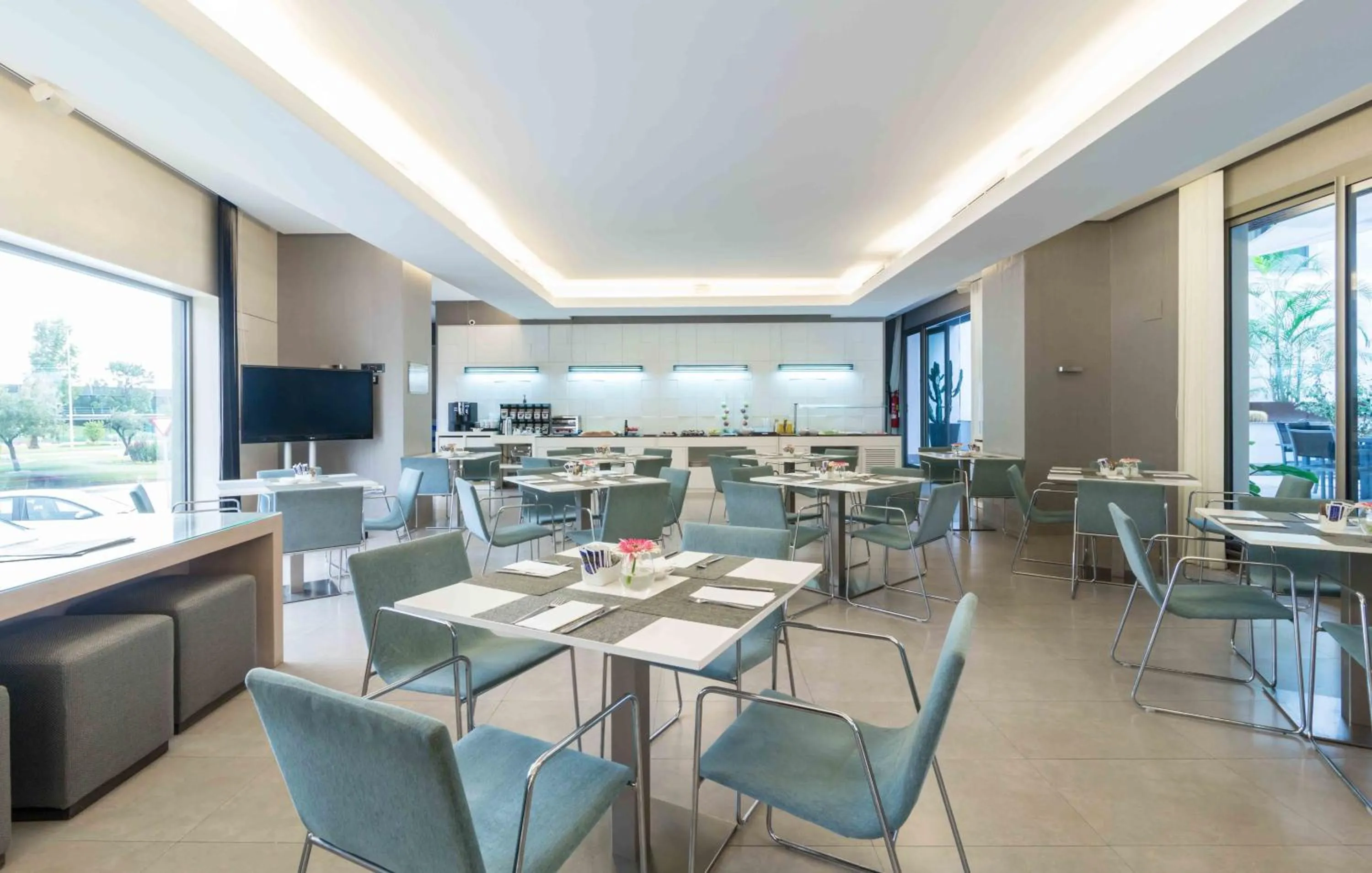 Lounge or bar in Suittes Hotel