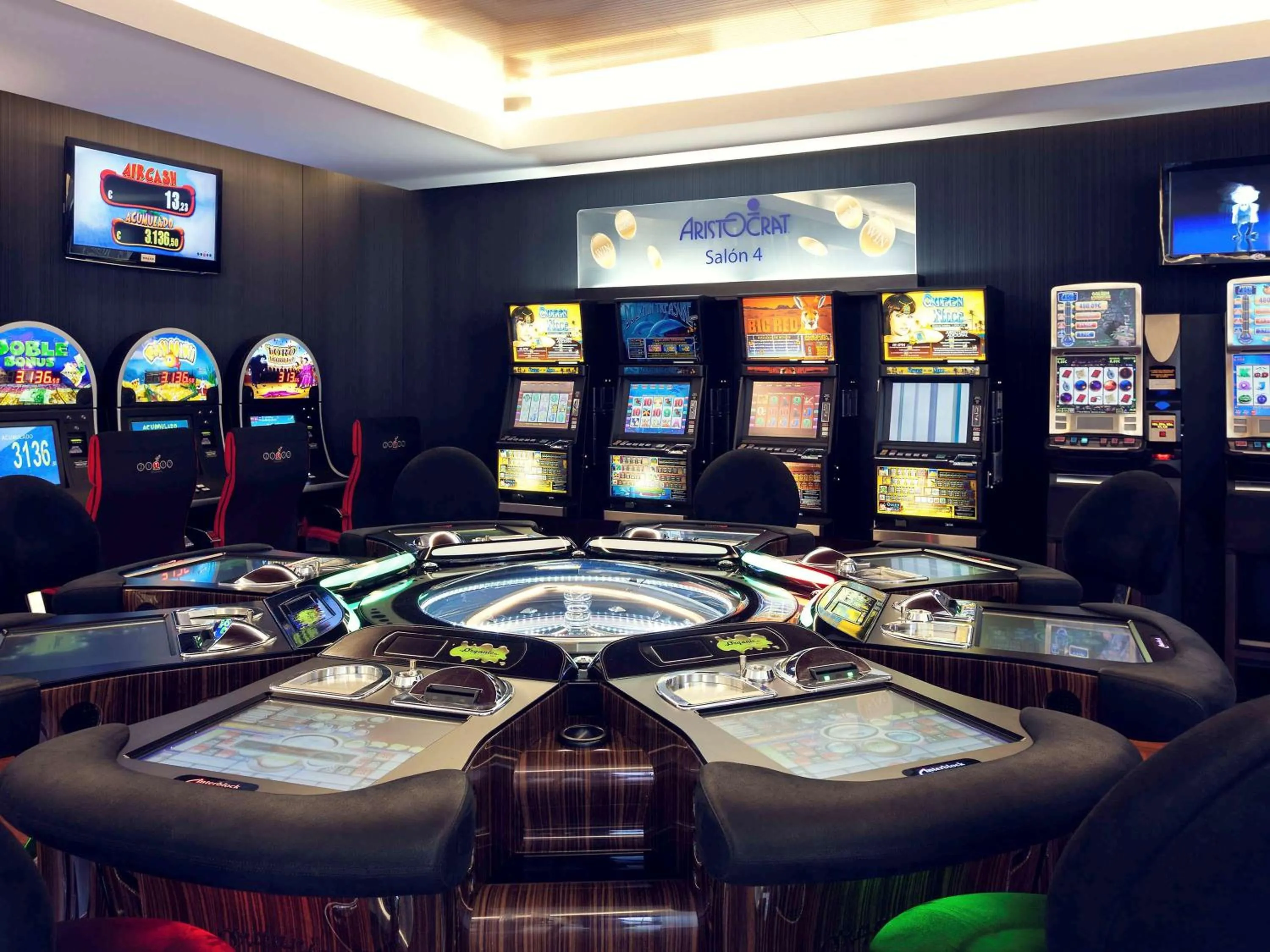 Lounge or bar in Suittes Hotel