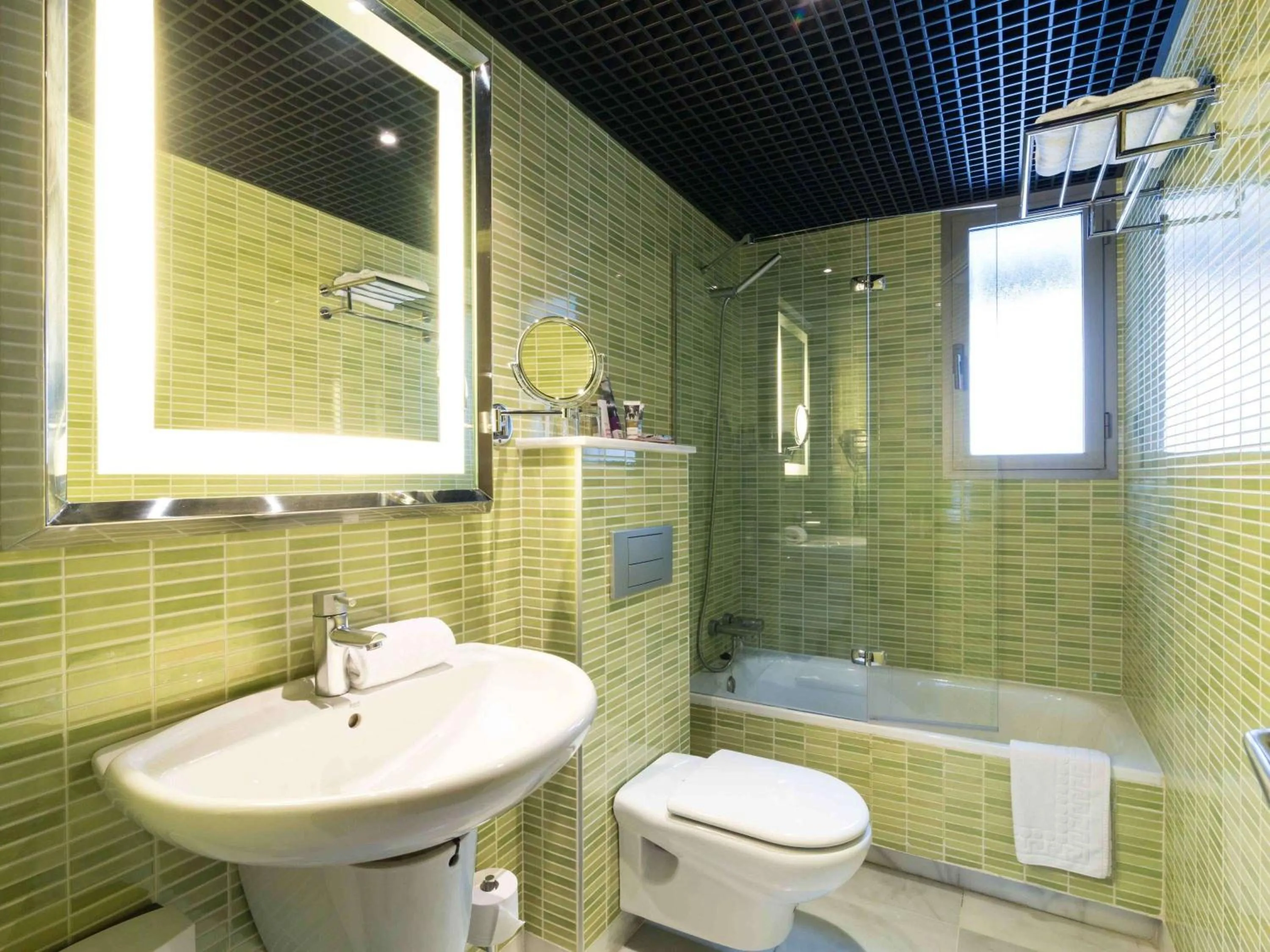 Photo of the whole room in Suittes Hotel